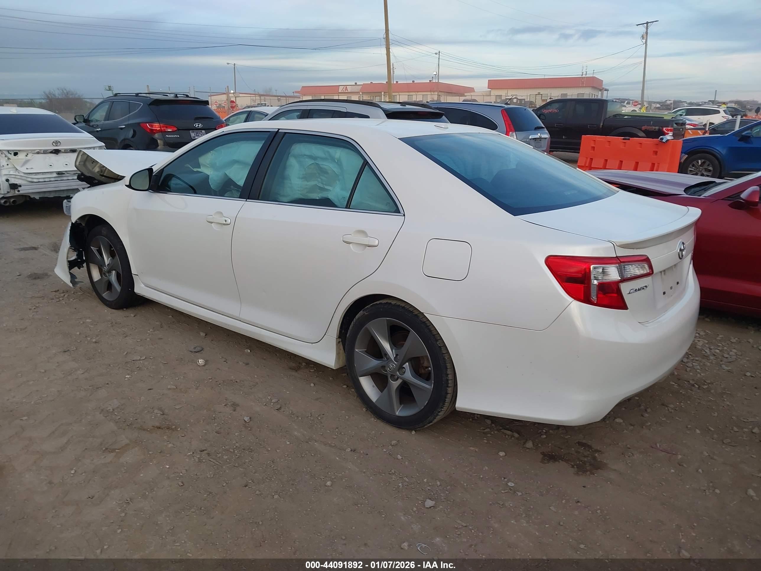 TOYOTA CAMRY image 3