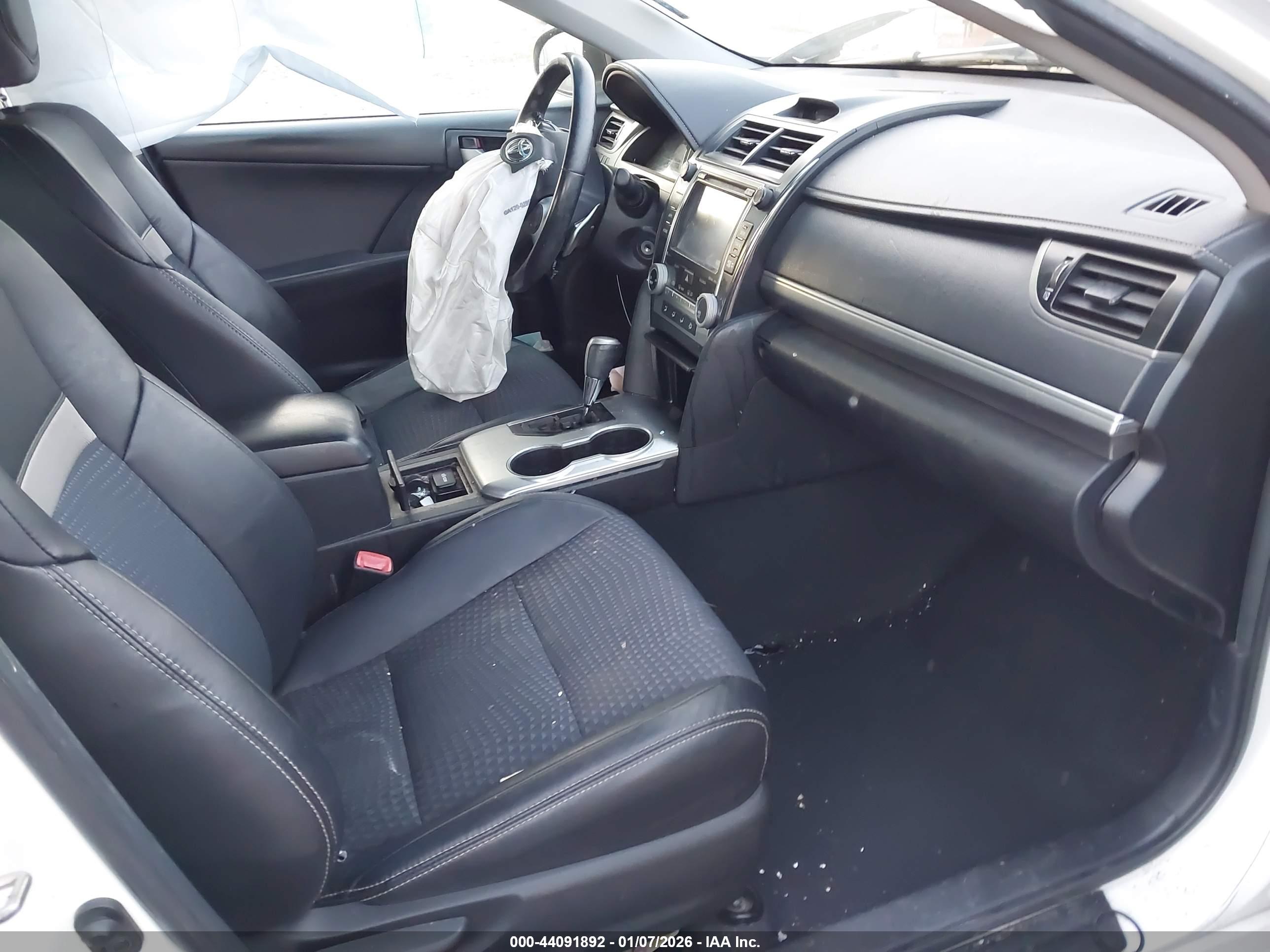 TOYOTA CAMRY image 5