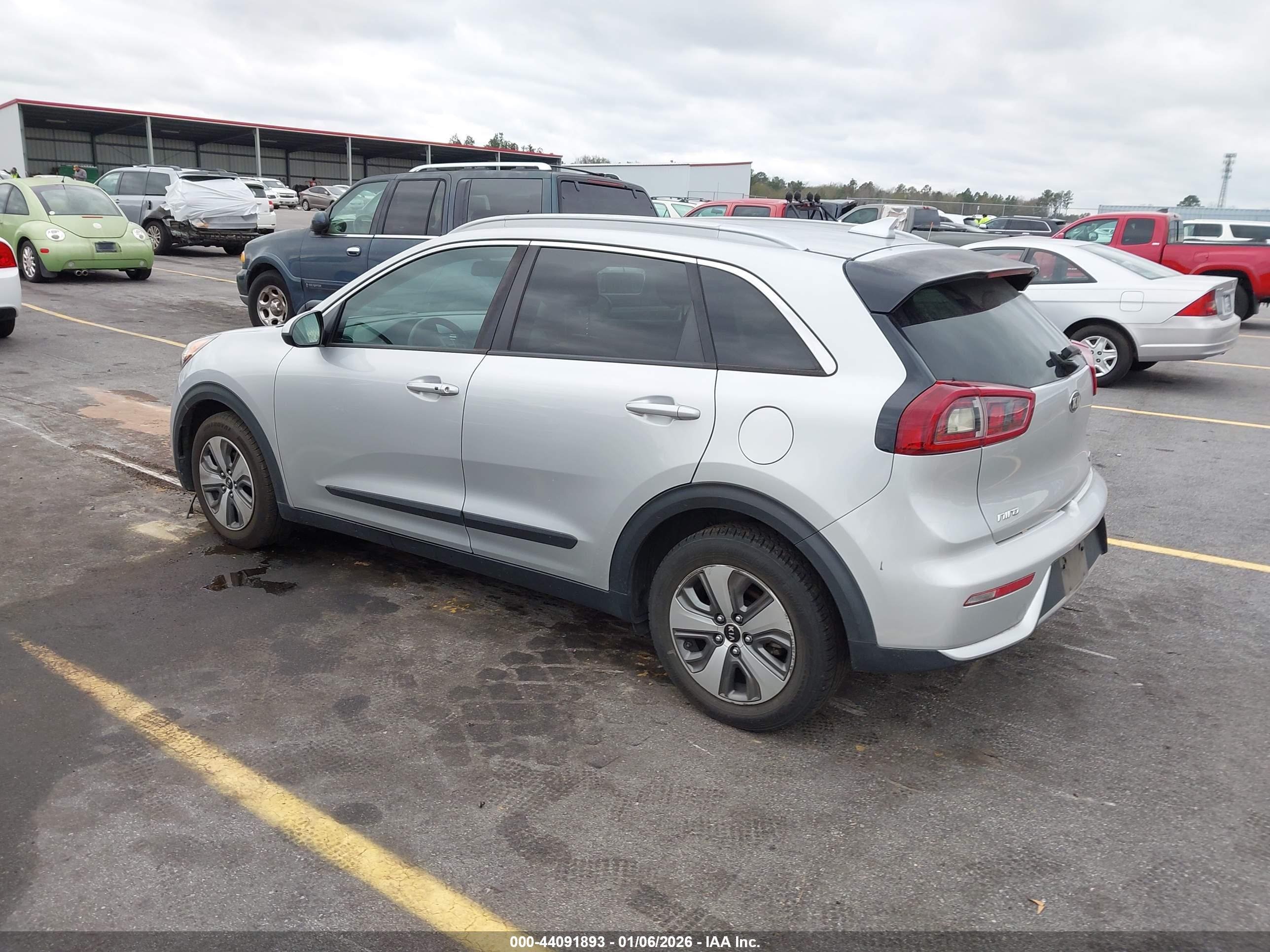 KIA NIRO image 3