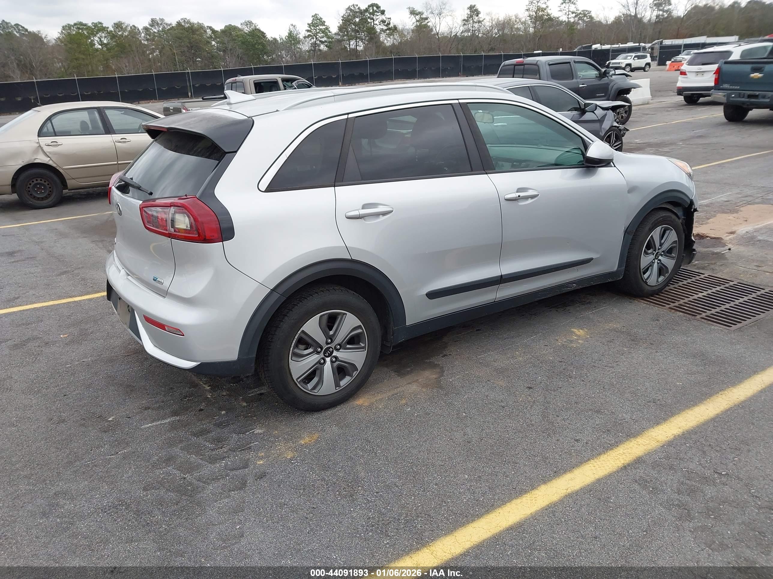 KIA NIRO image 4