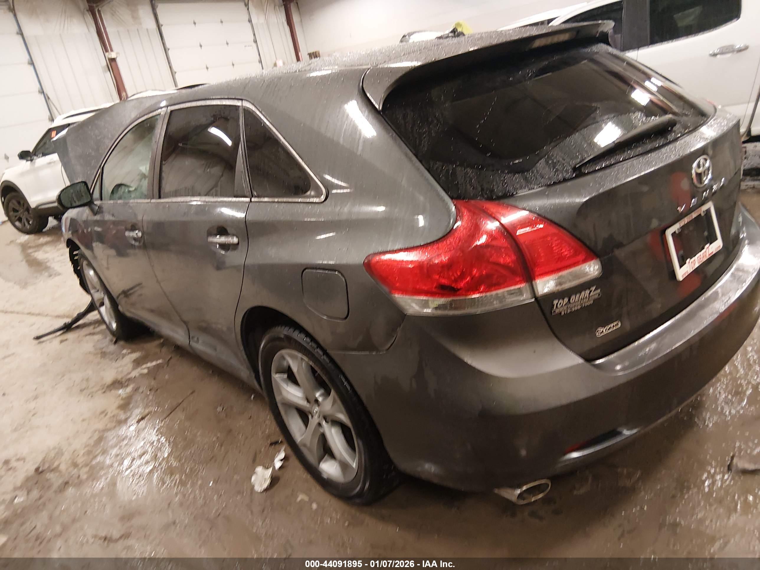 TOYOTA VENZA image 3