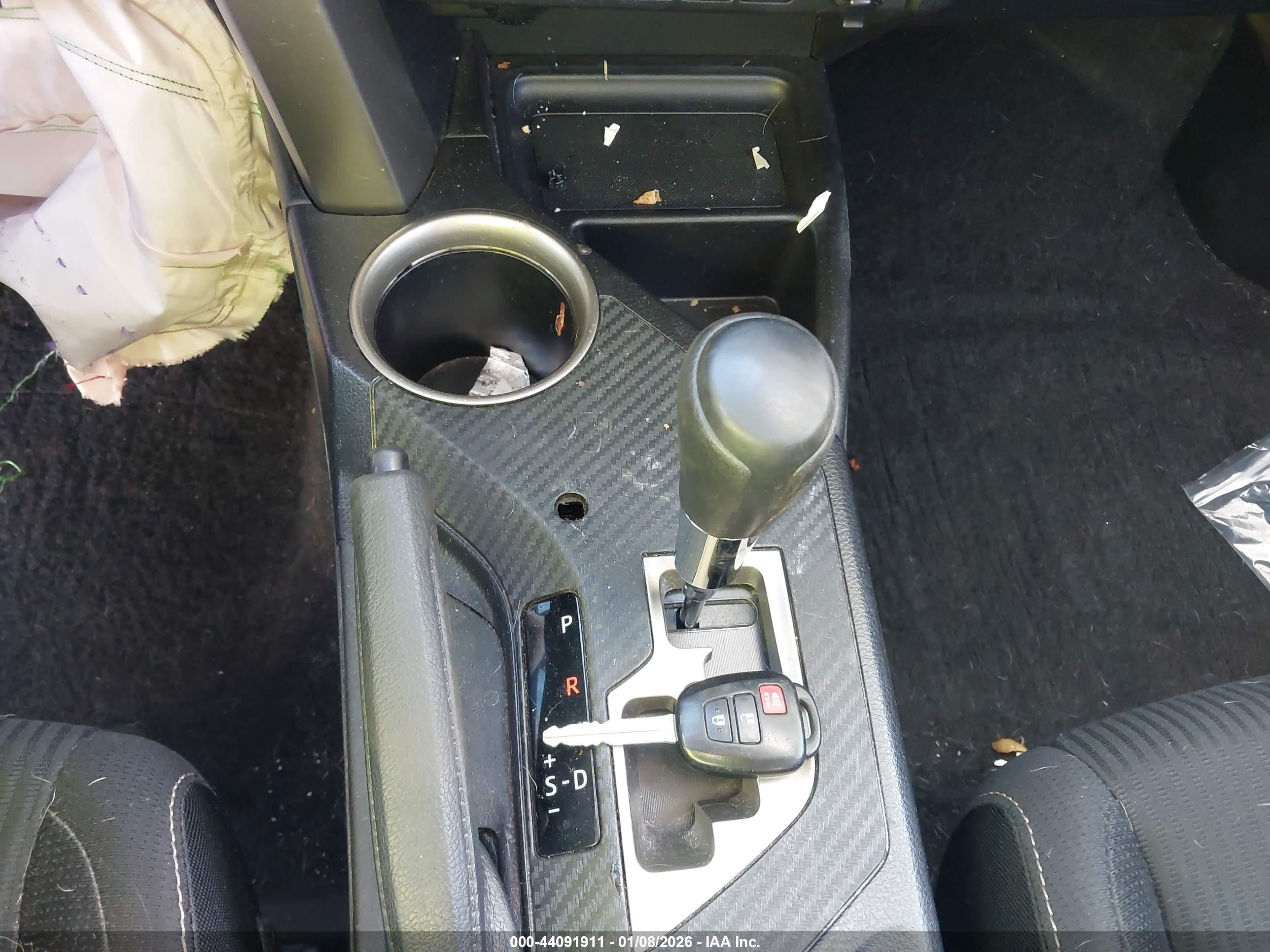 TOYOTA RAV4 image 11