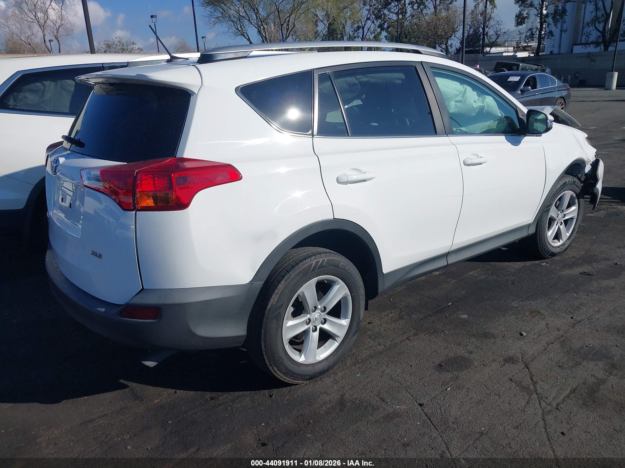 TOYOTA RAV4 image 4