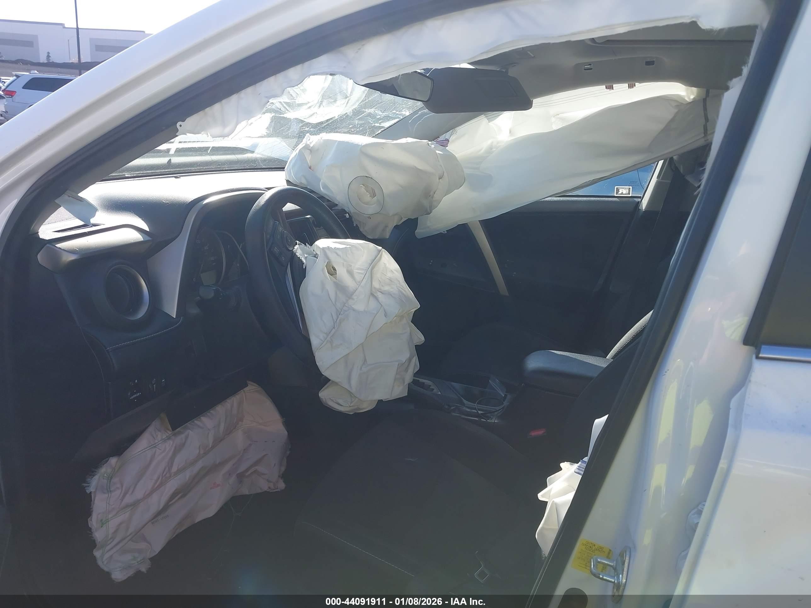 TOYOTA RAV4 image 5
