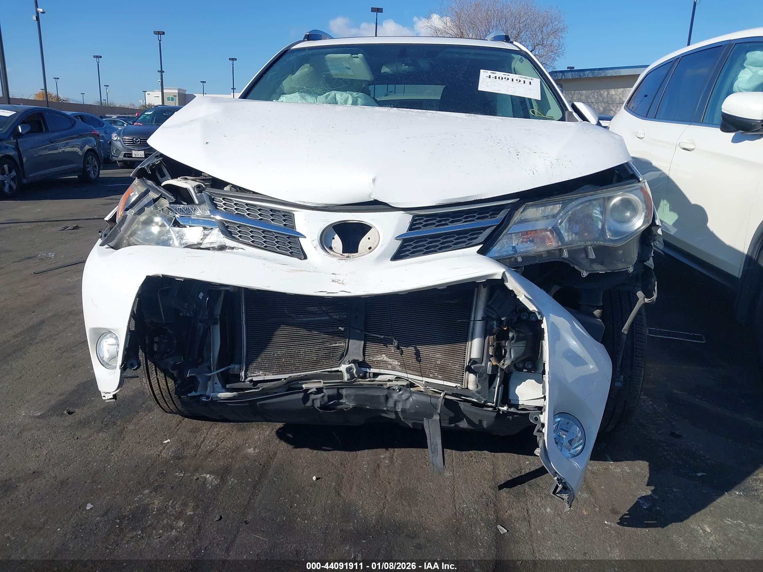 TOYOTA RAV4 image 6