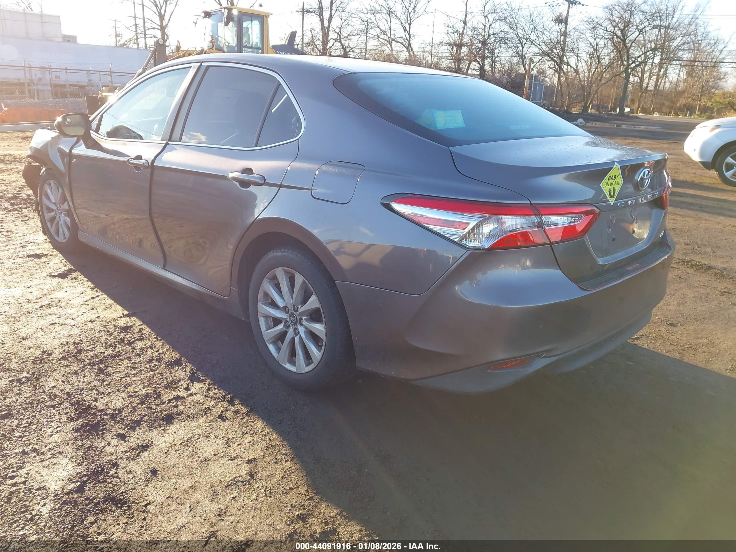 TOYOTA CAMRY image 3