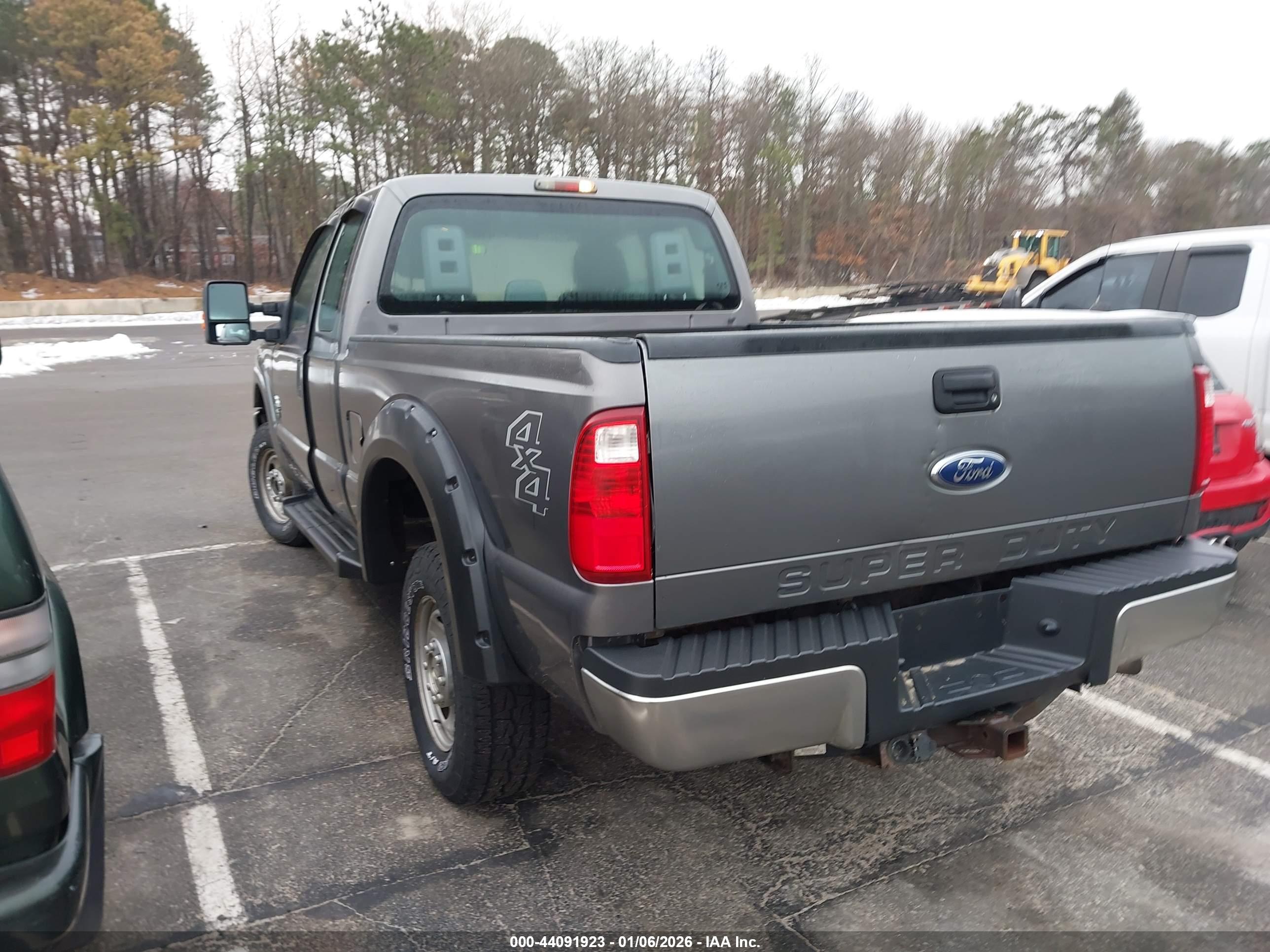 FORD F-350 image 3