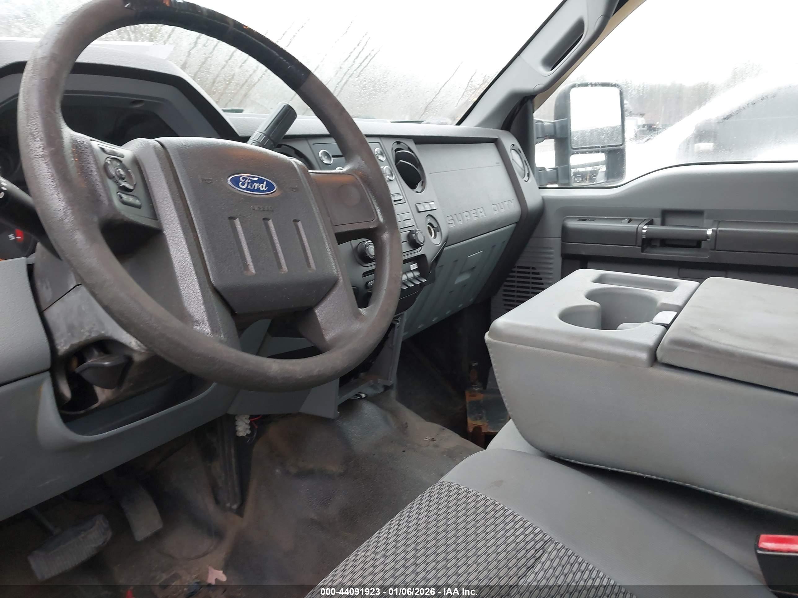 FORD F-350 image 8