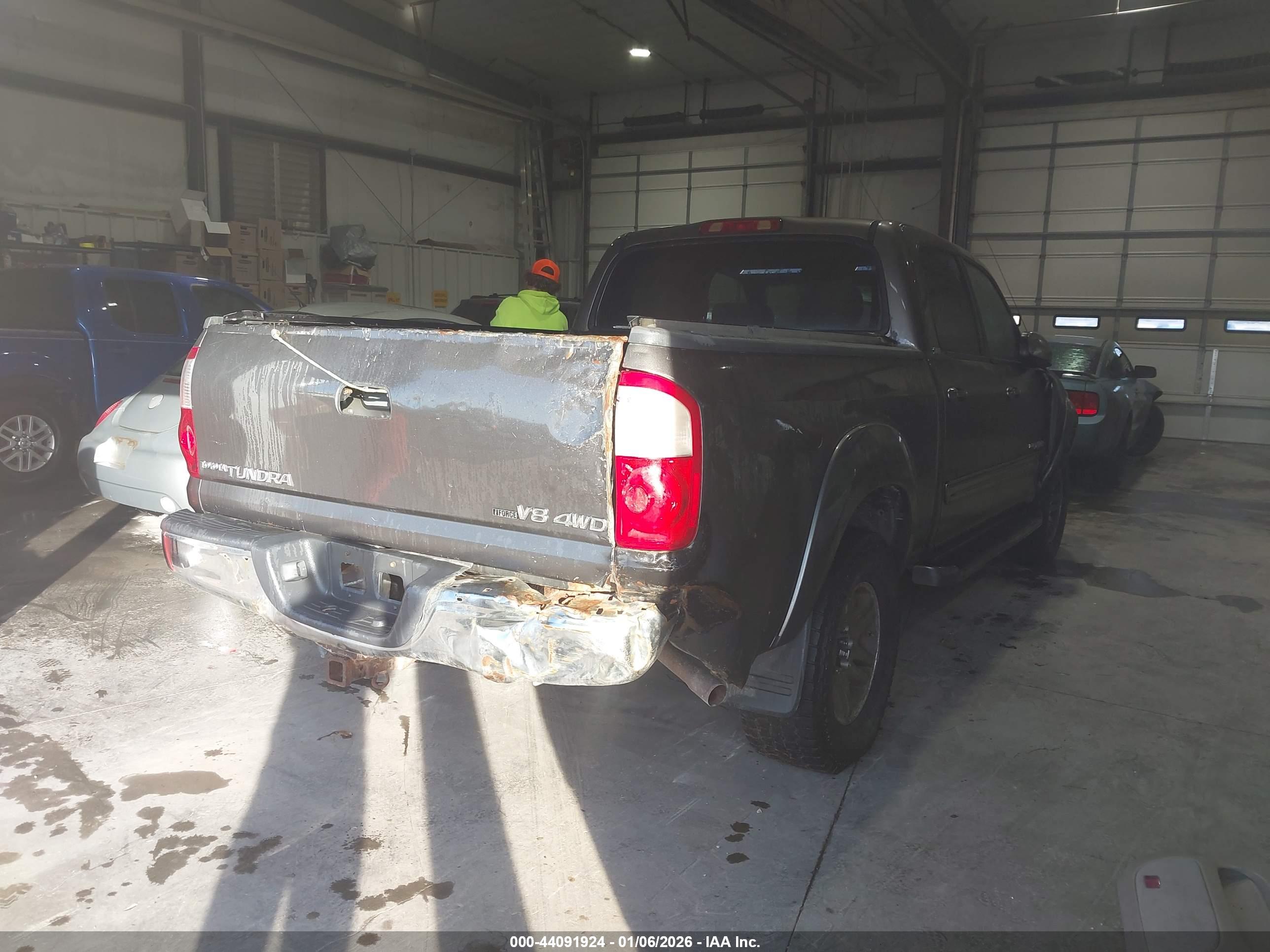 TOYOTA TUNDRA image 4