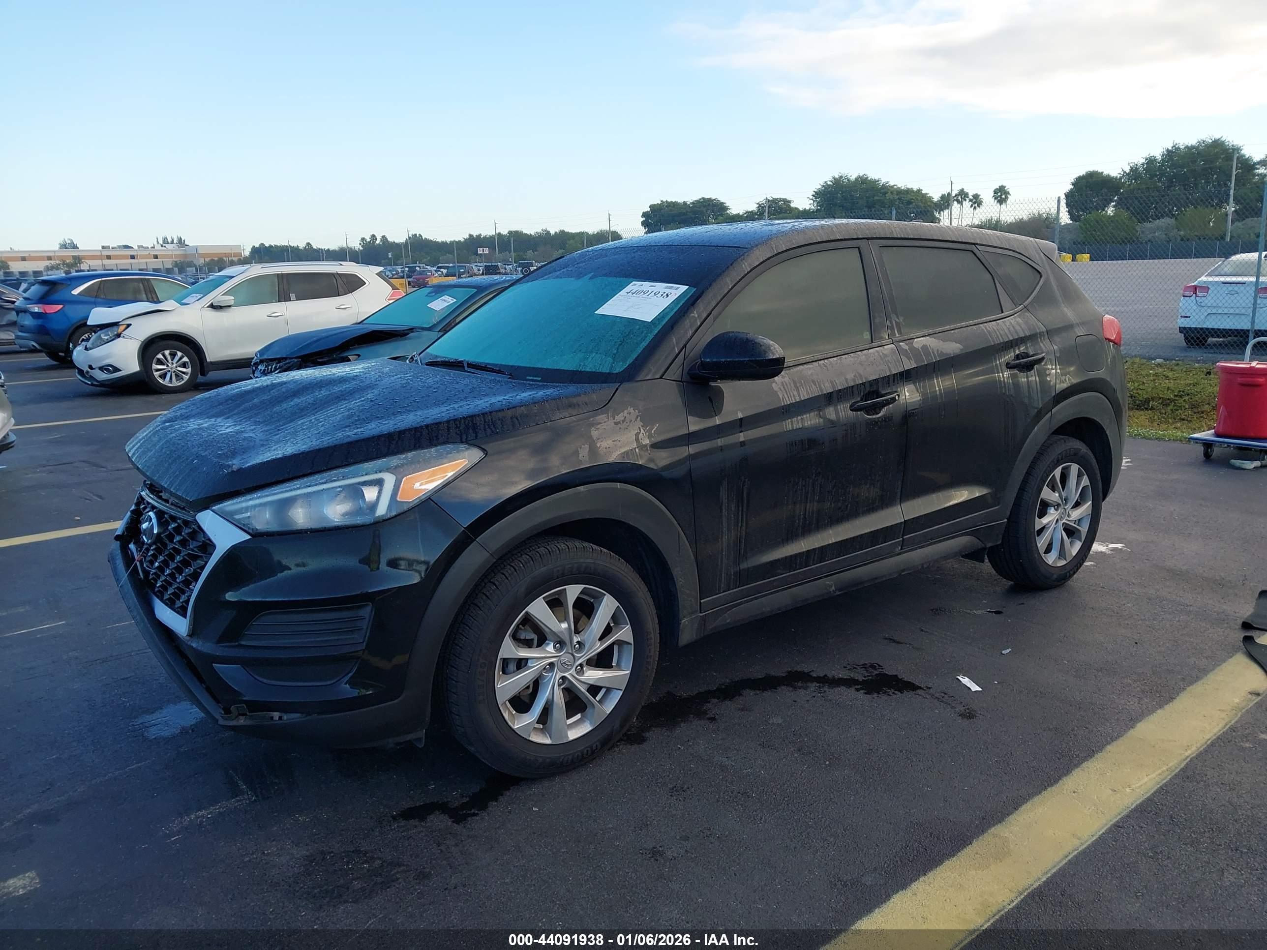HYUNDAI TUCSON image 2