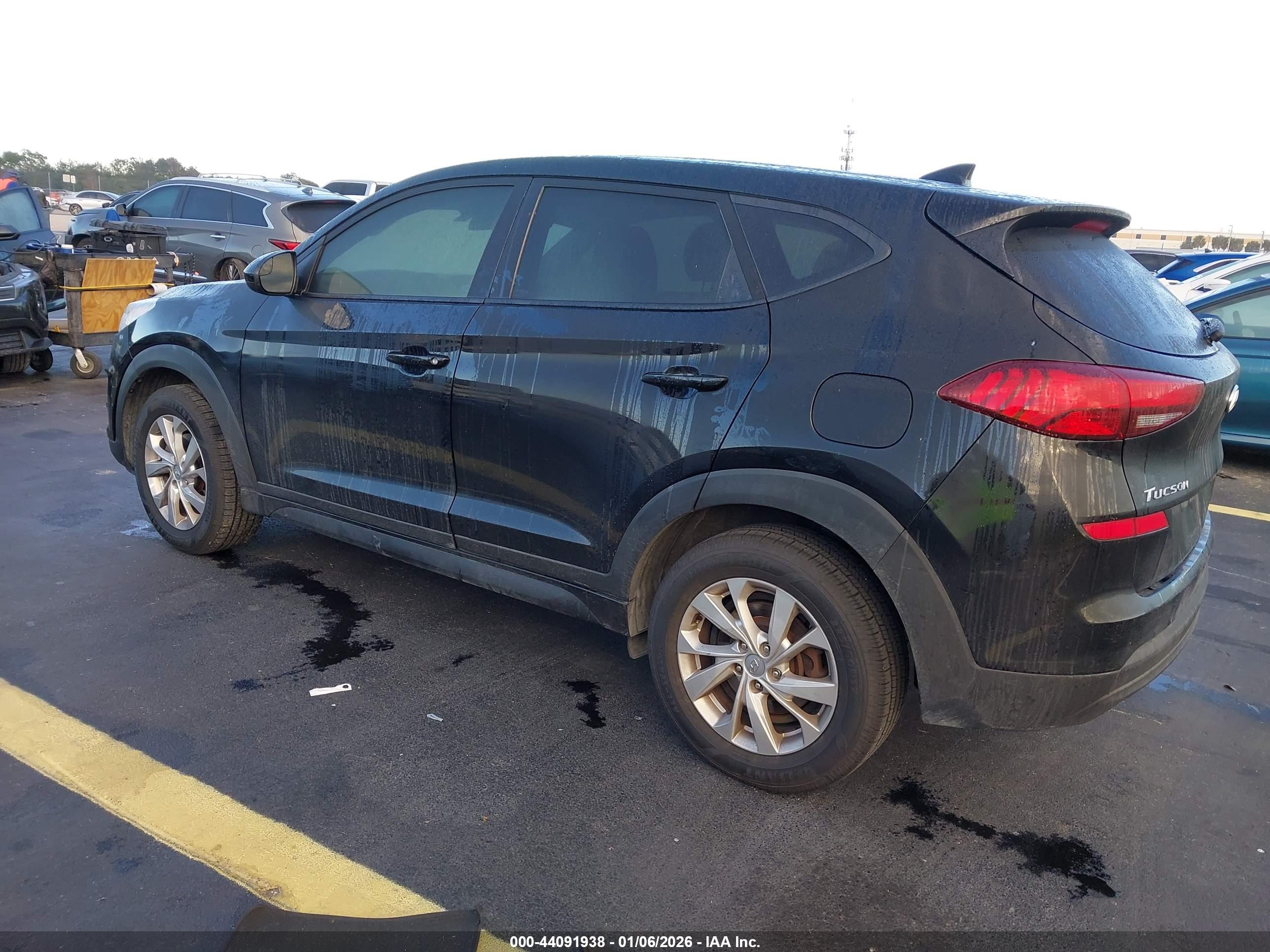 HYUNDAI TUCSON image 3
