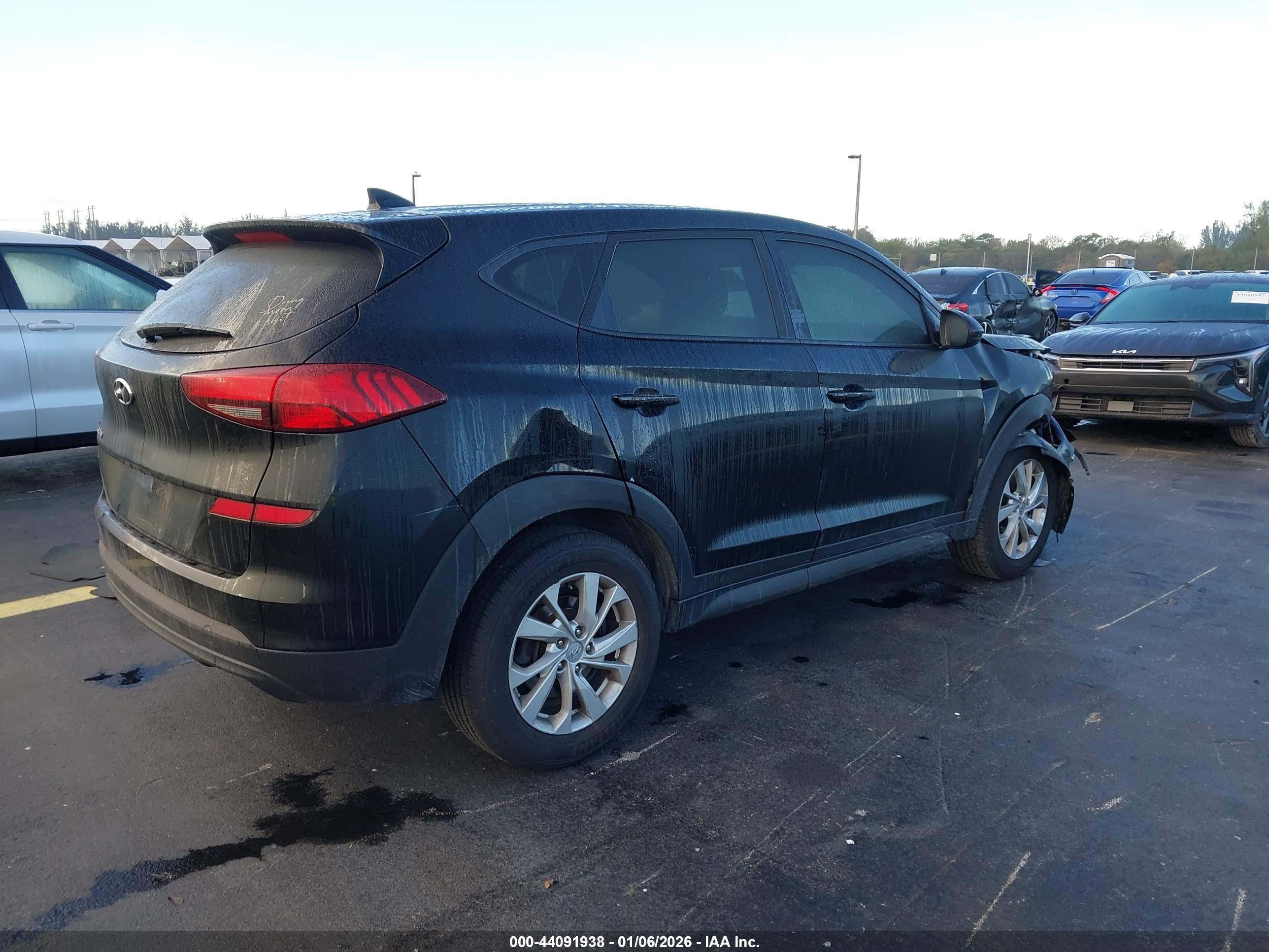 HYUNDAI TUCSON image 4