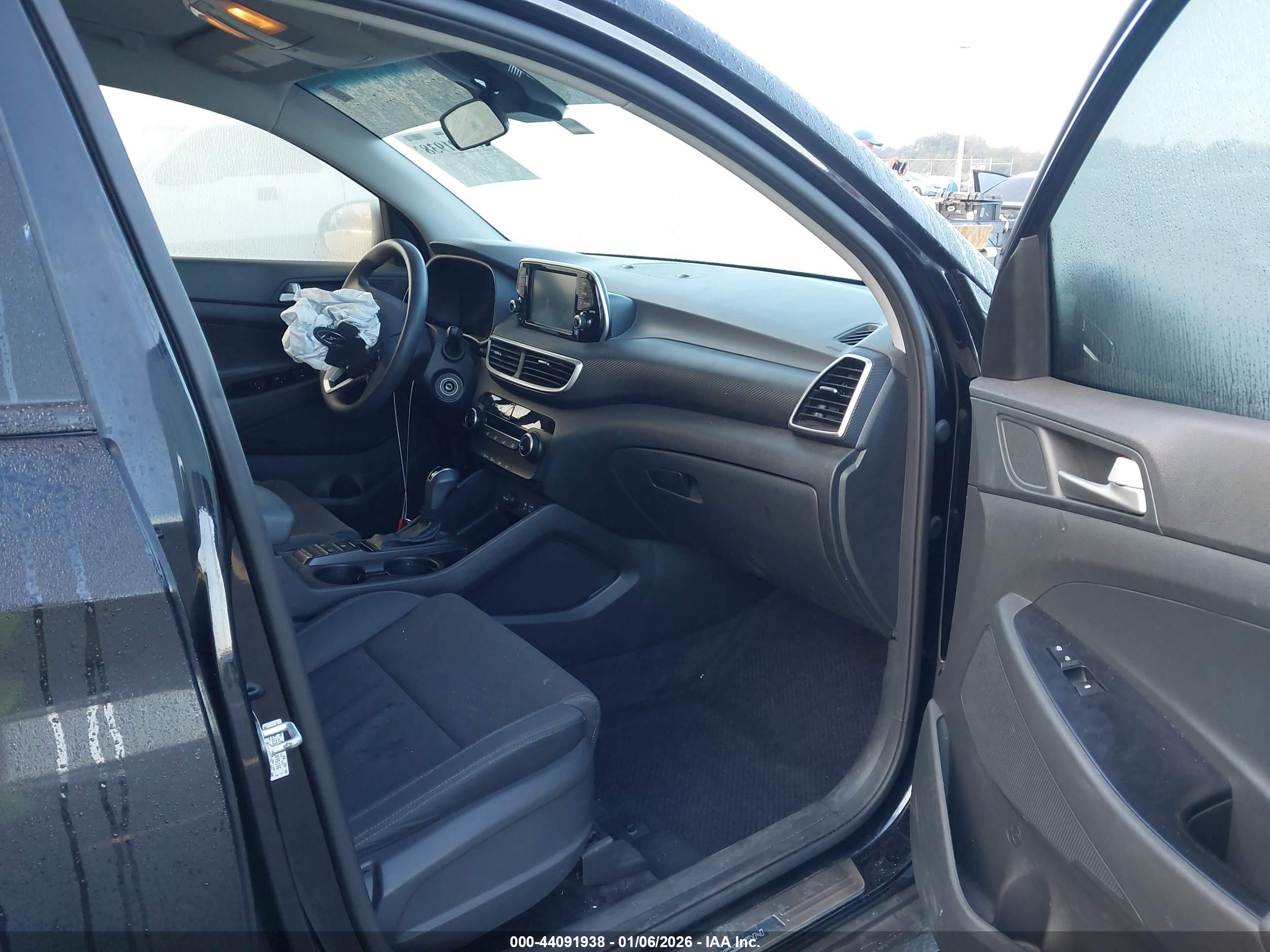 HYUNDAI TUCSON image 5