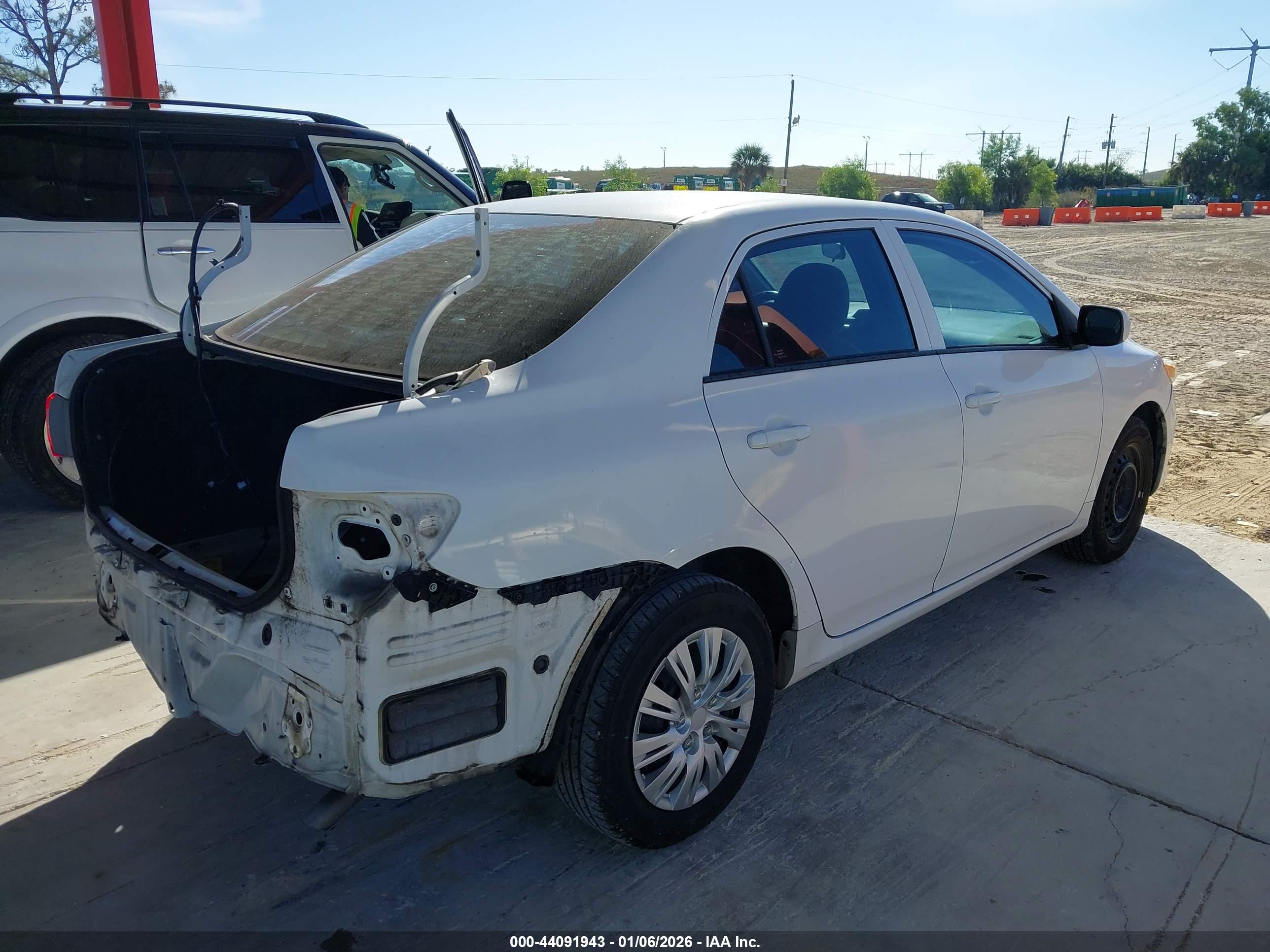 TOYOTA COROLLA image 4