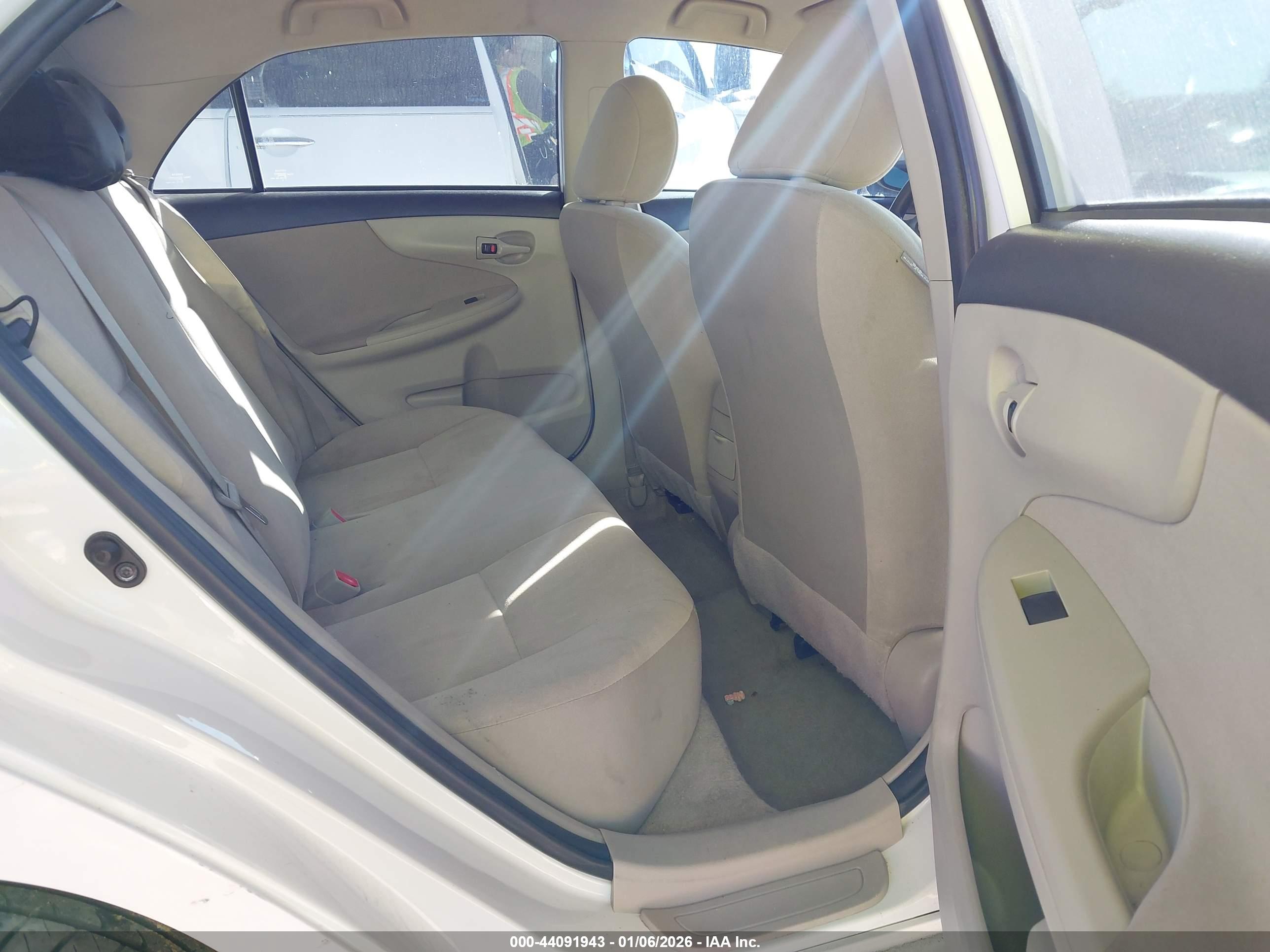 TOYOTA COROLLA image 8