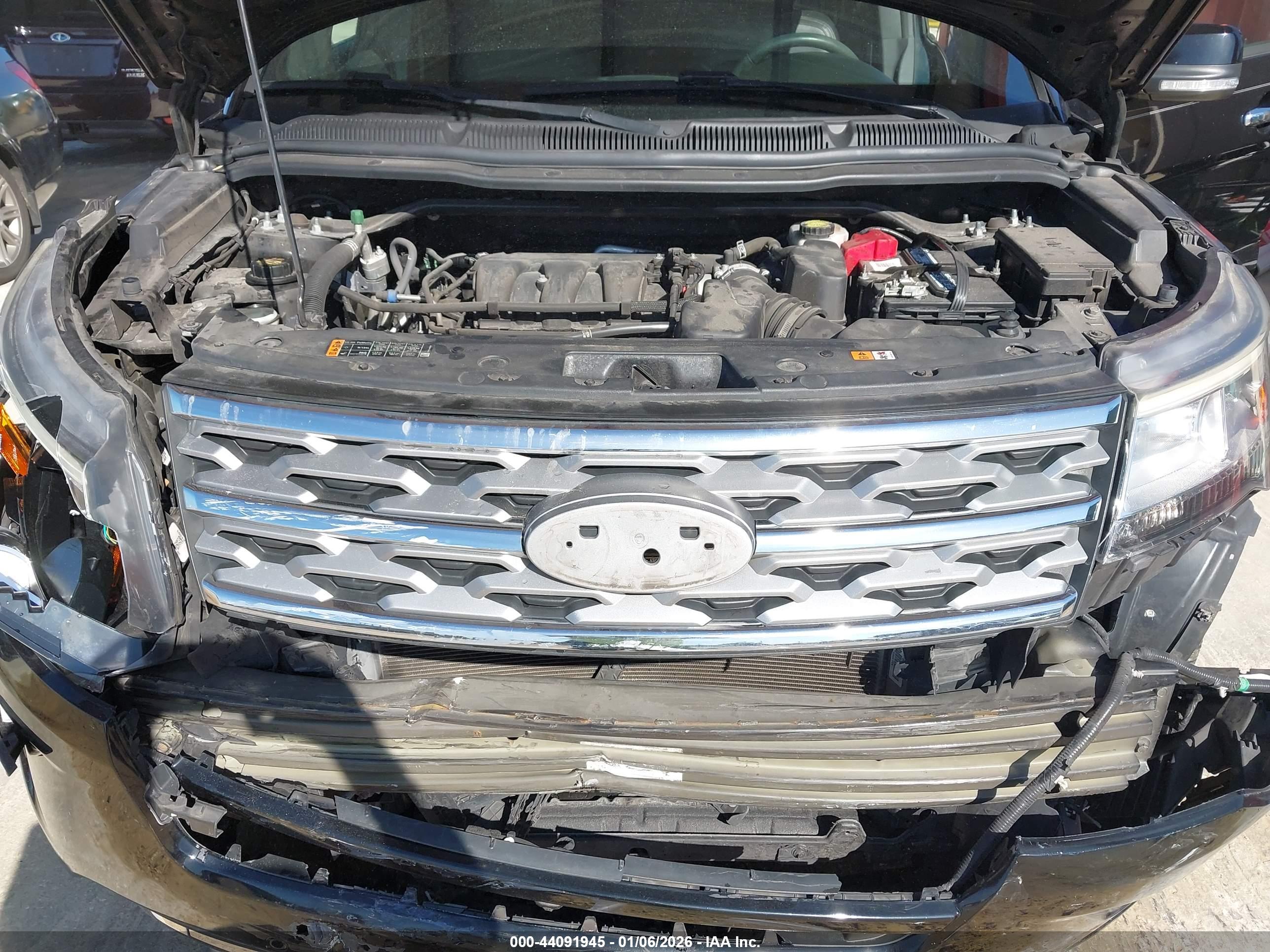 FORD EXPLORER image 10