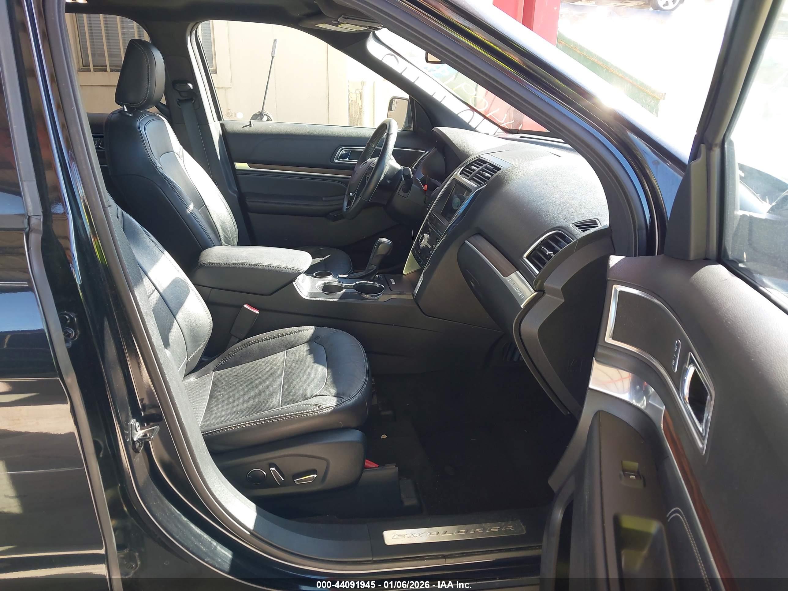 FORD EXPLORER image 5