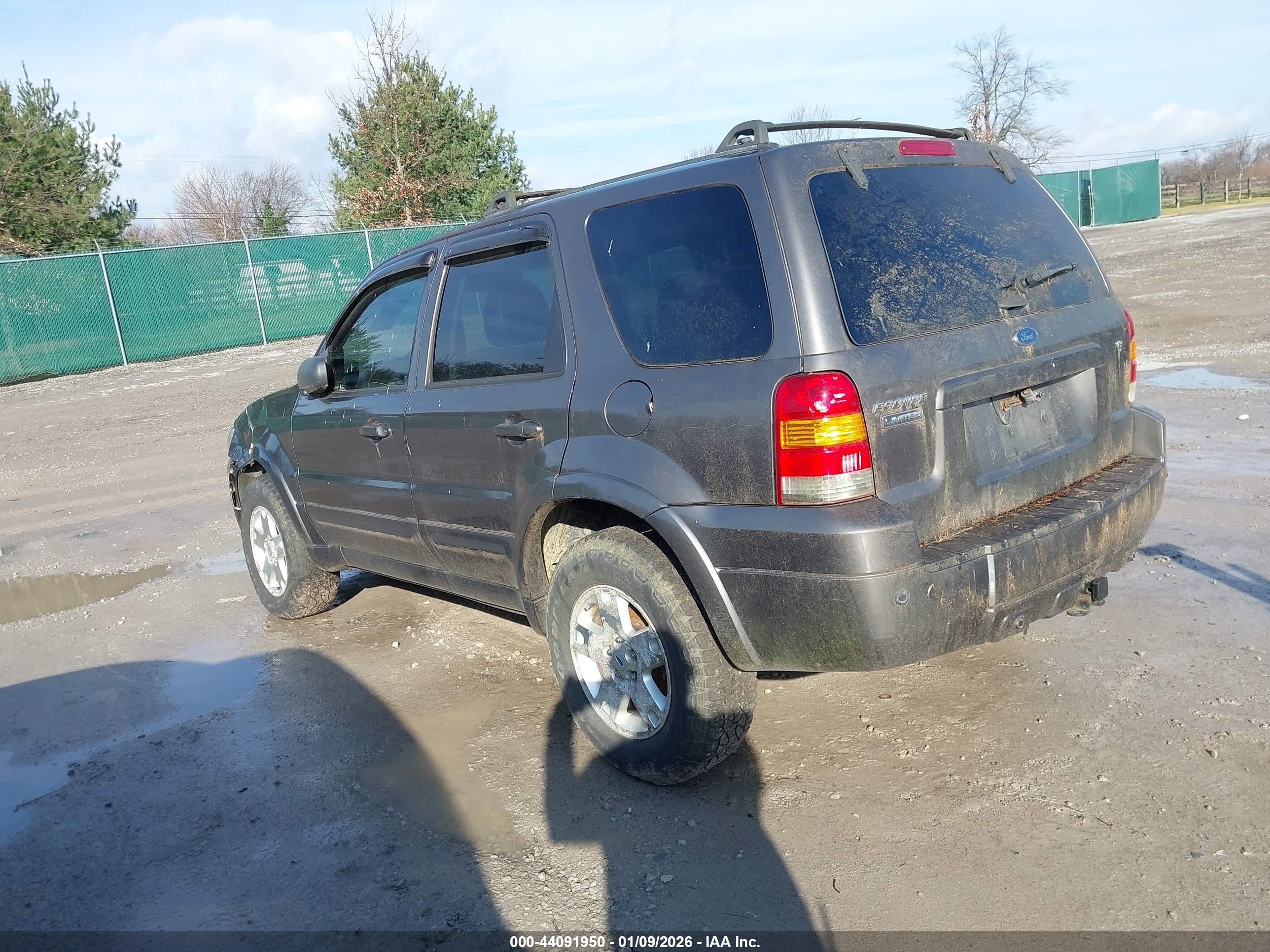 FORD ESCAPE image 3