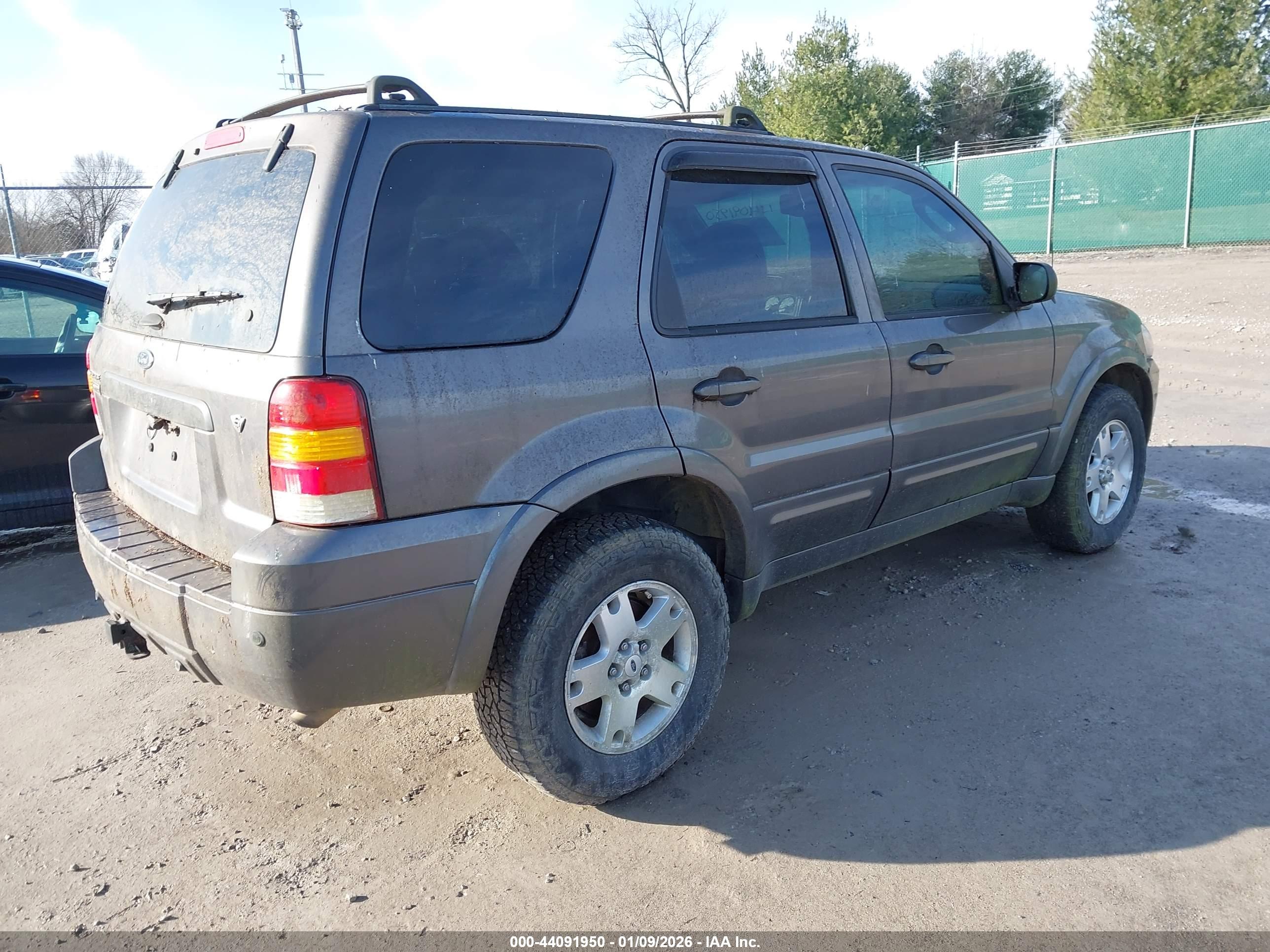 FORD ESCAPE image 4