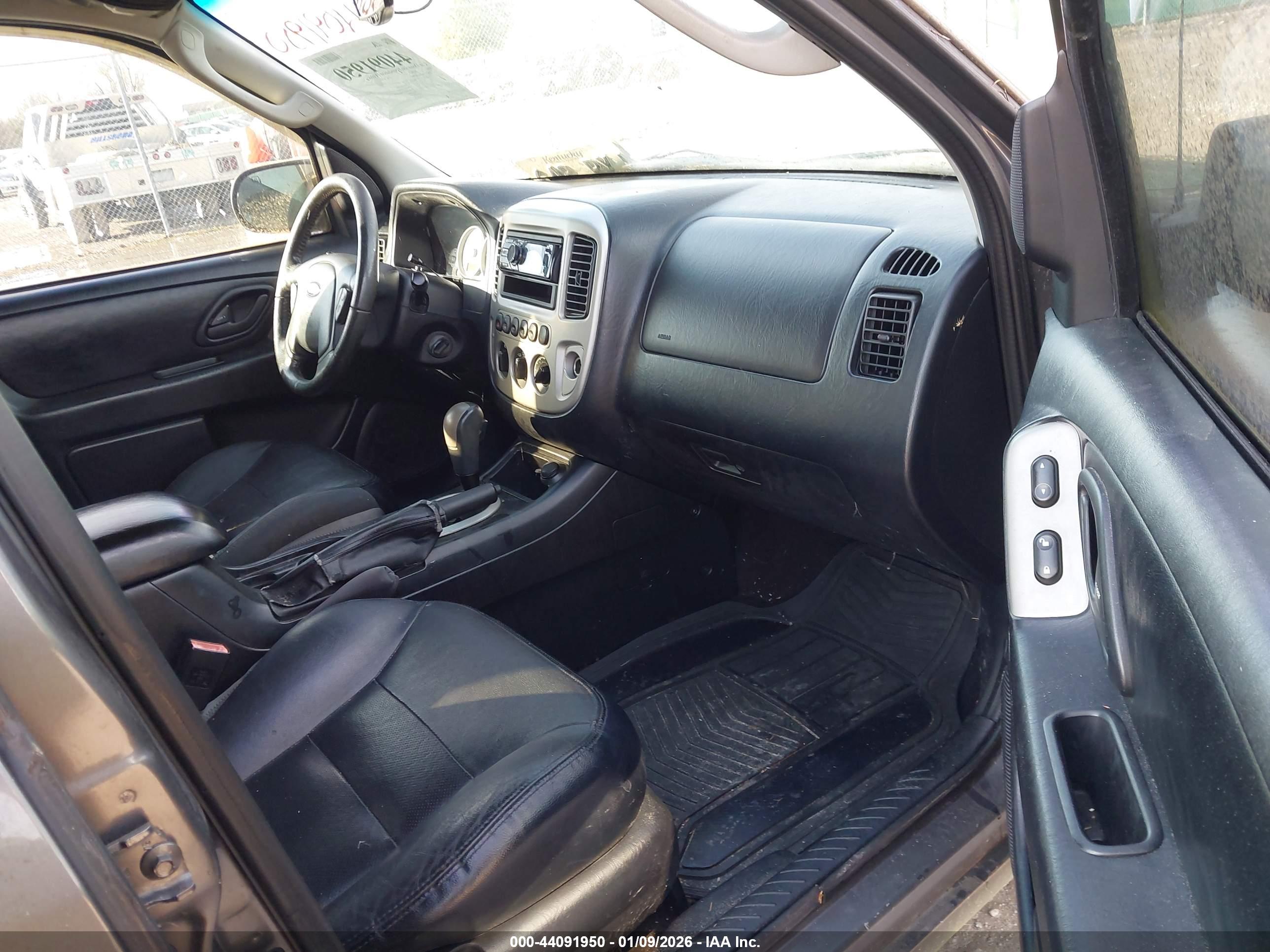 FORD ESCAPE image 5
