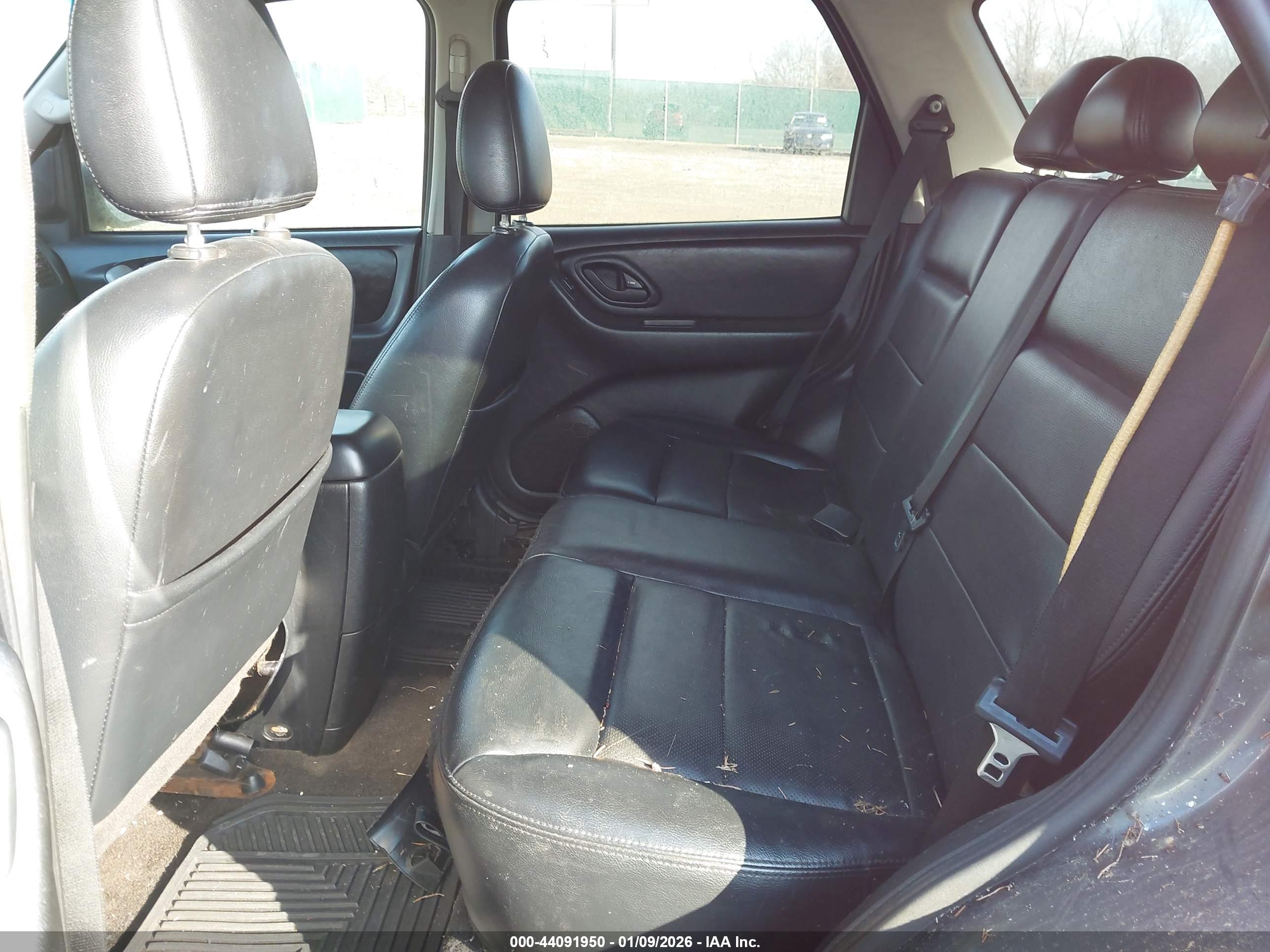 FORD ESCAPE image 8