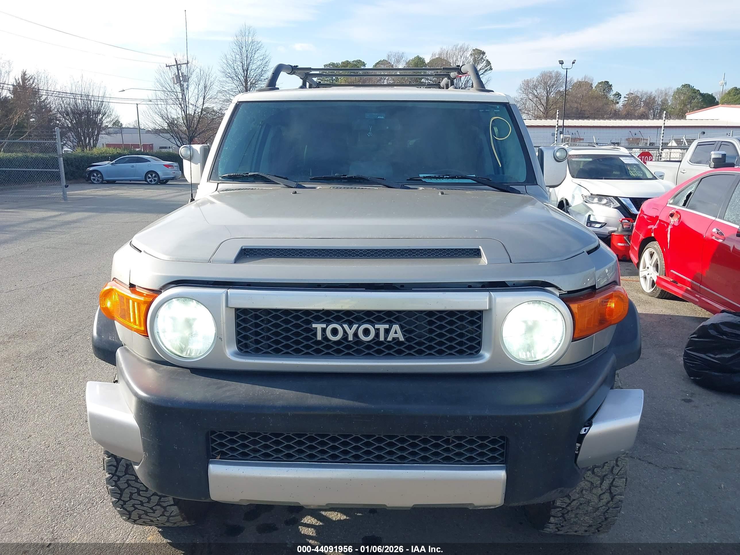 TOYOTA FJ image 6