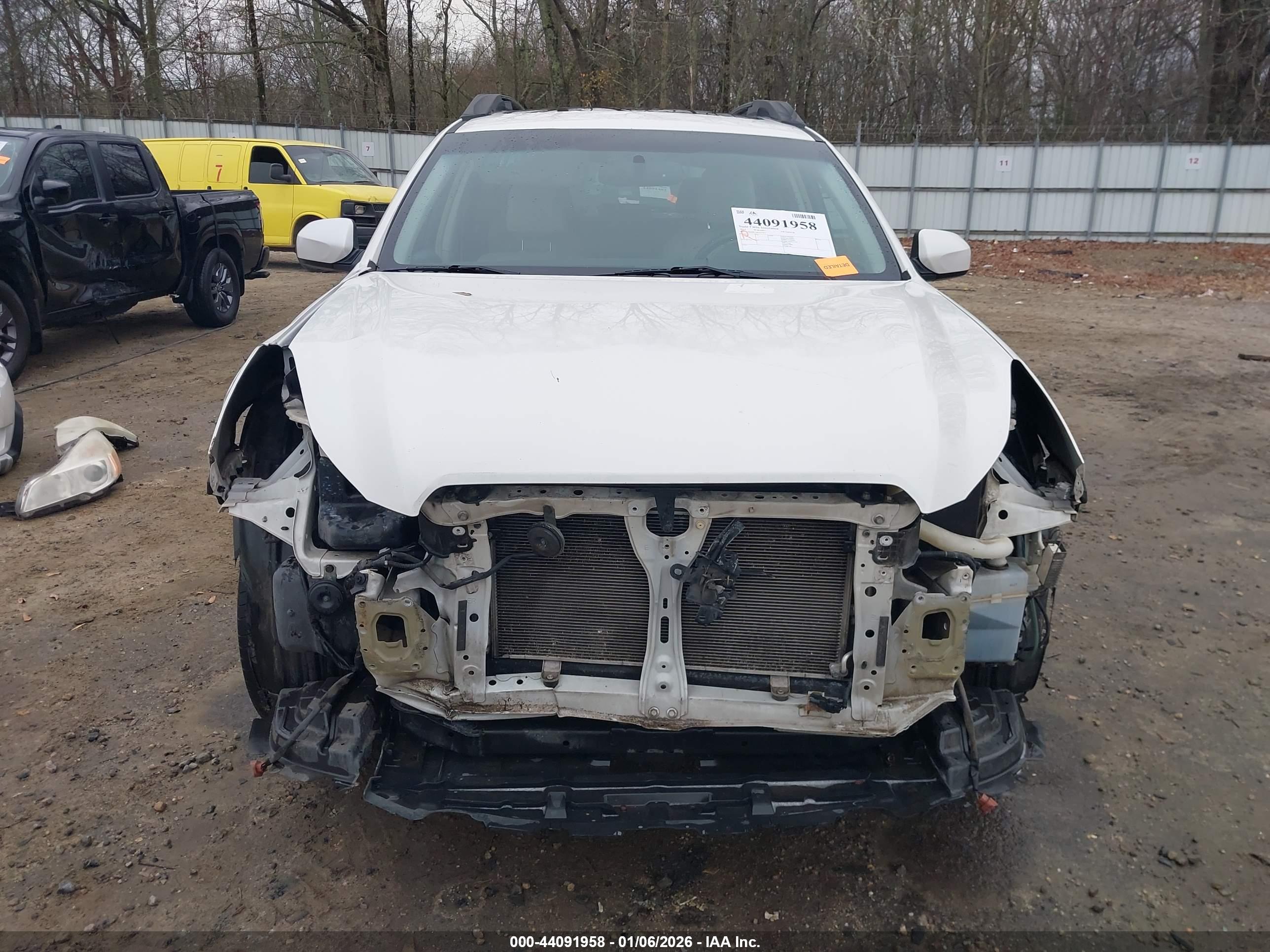 SUBARU OUTBACK image 6