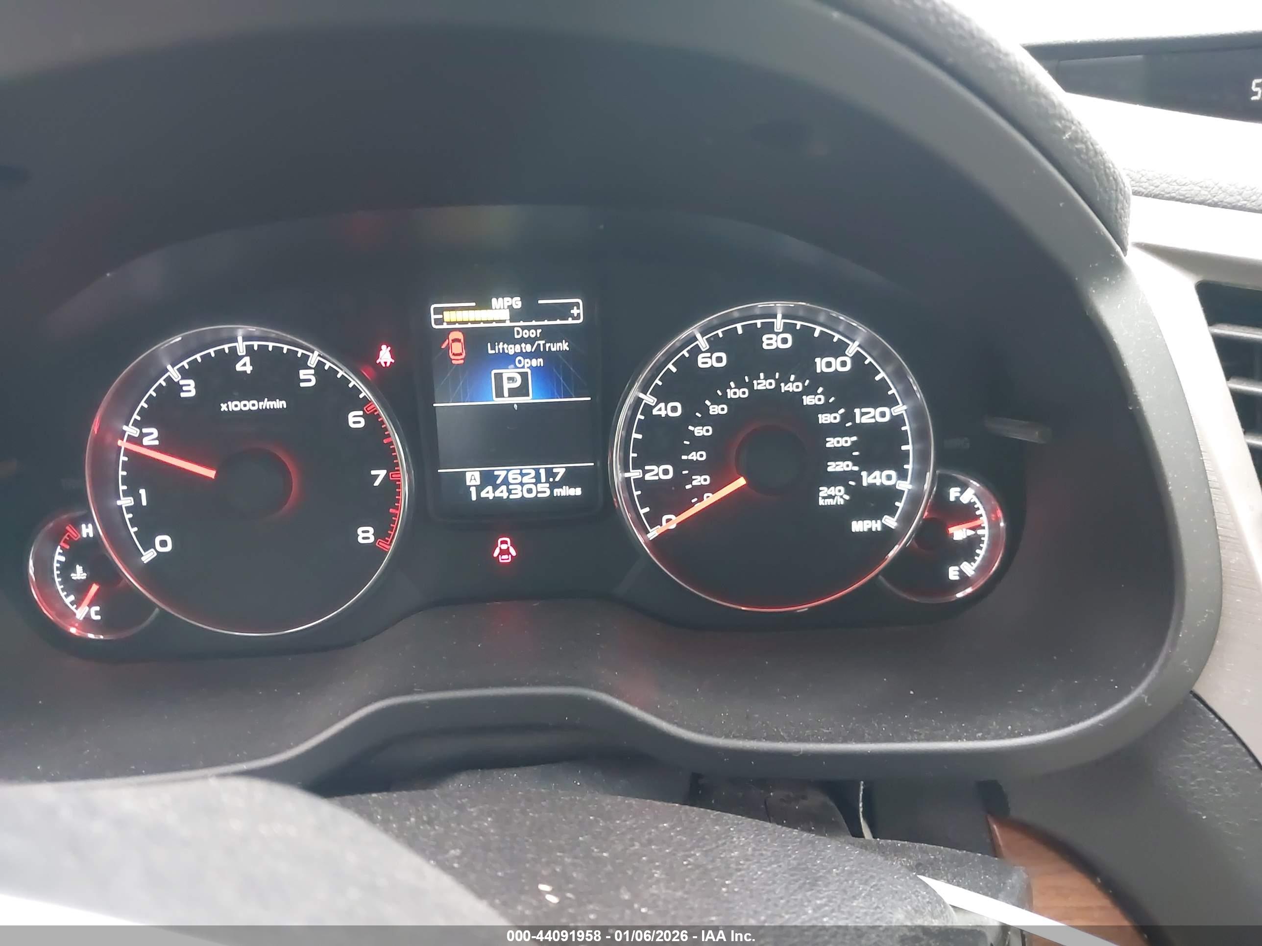 SUBARU OUTBACK image 7