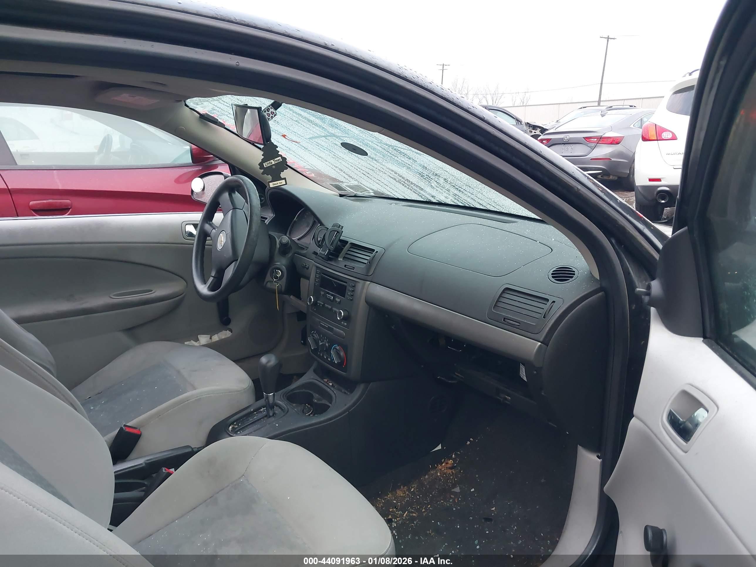 CHEVROLET COBALT image 5