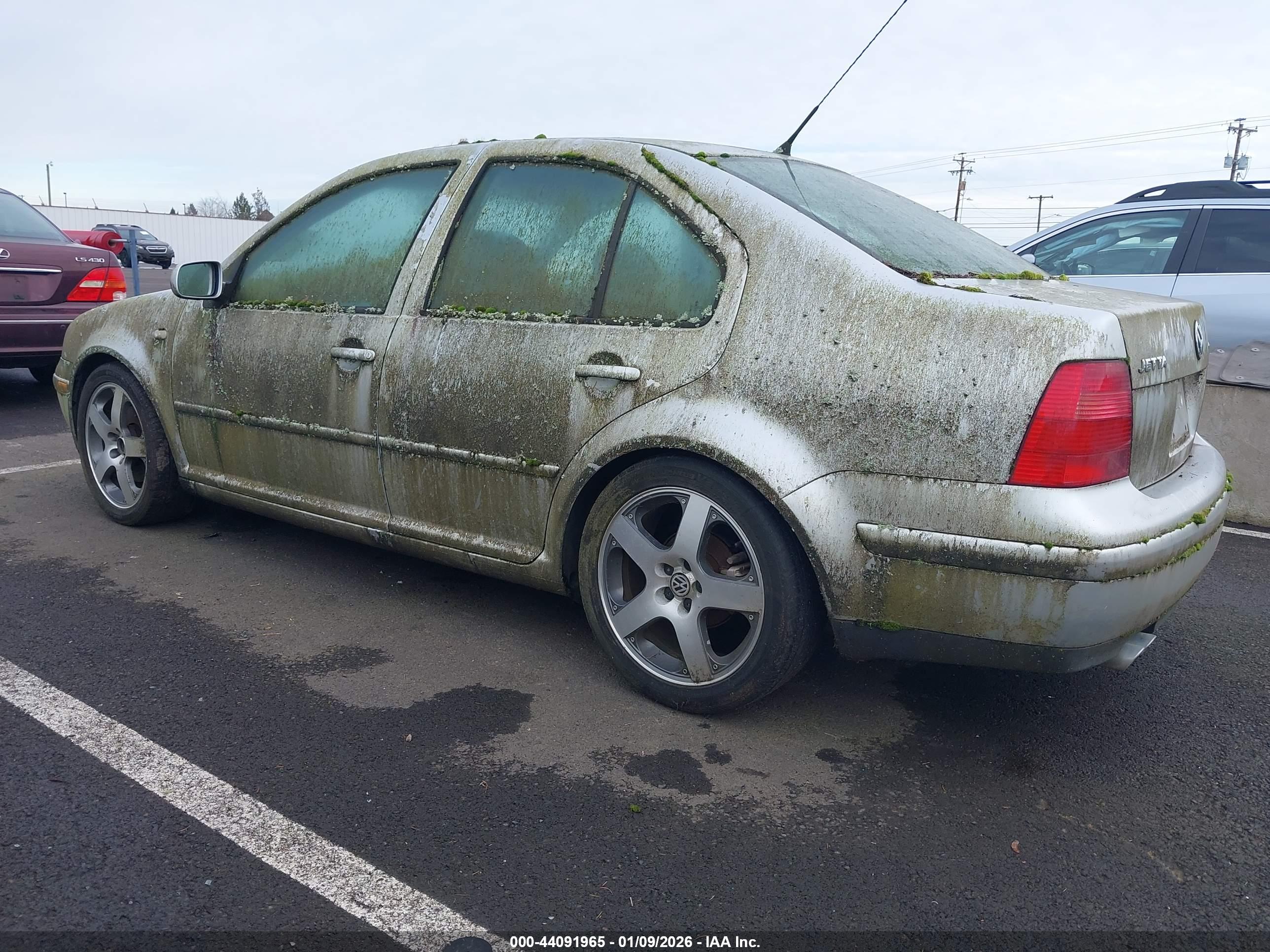 VOLKSWAGEN JETTA image 3