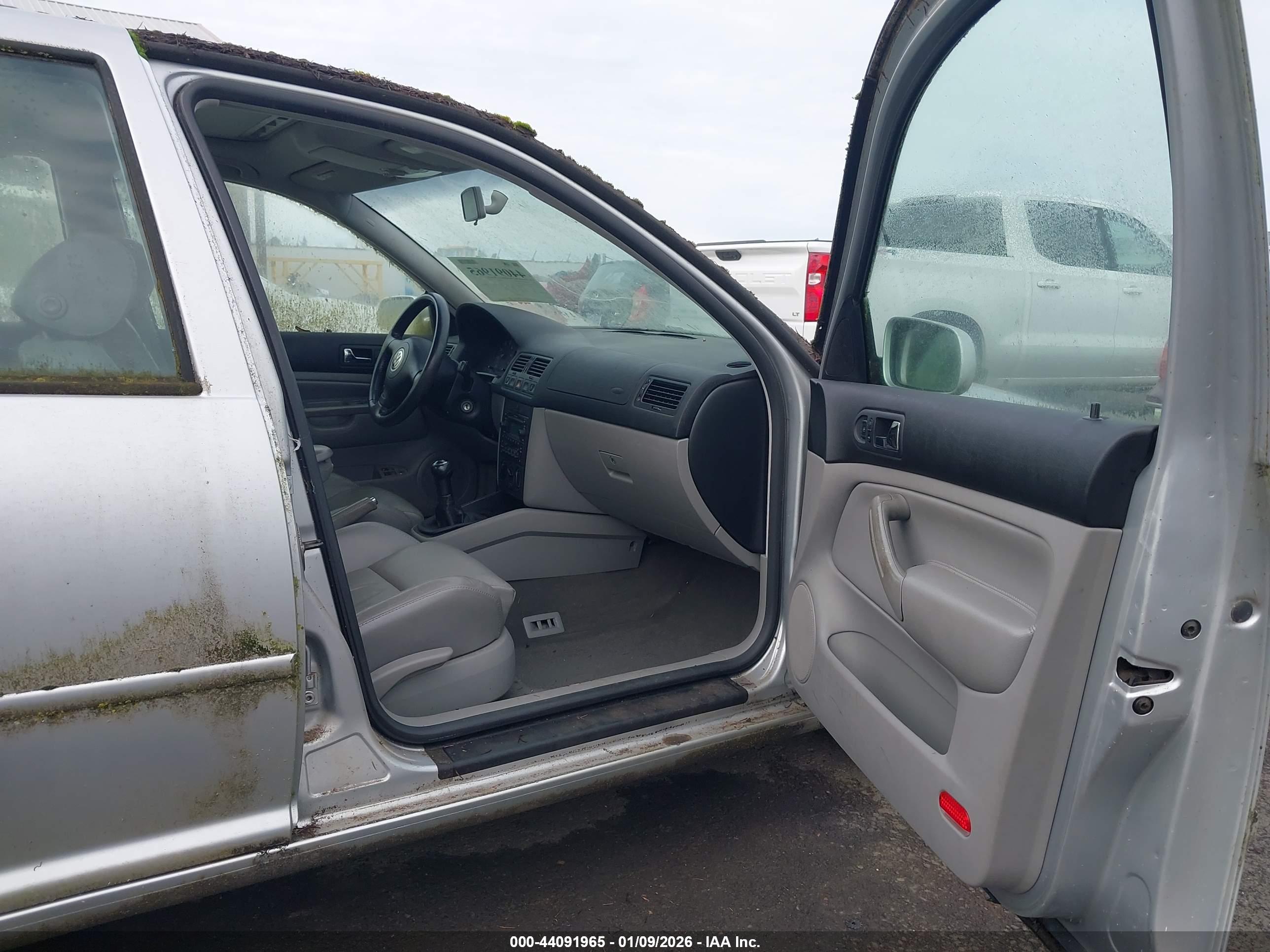 VOLKSWAGEN JETTA image 5