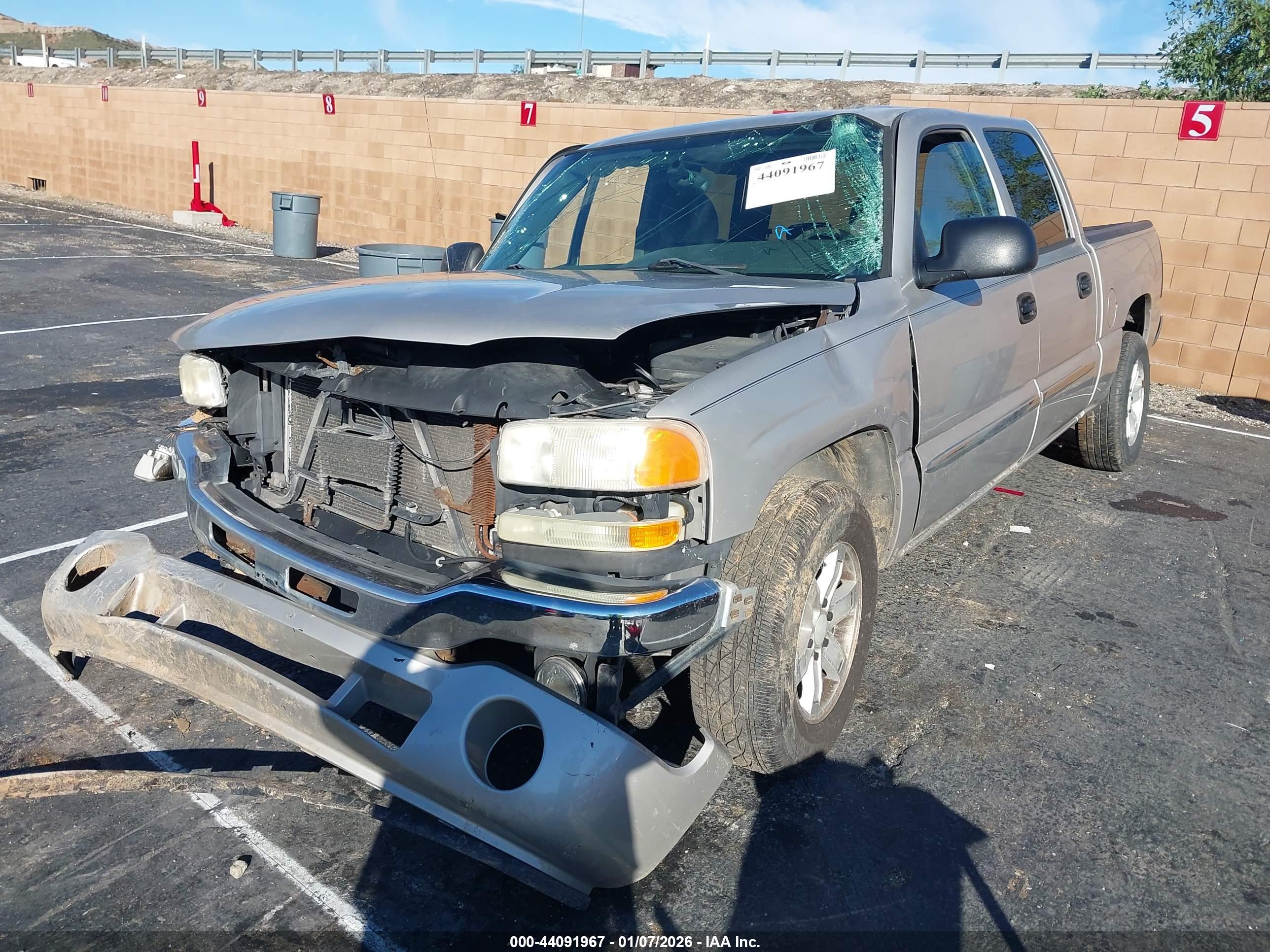 GMC SIERRA image 2