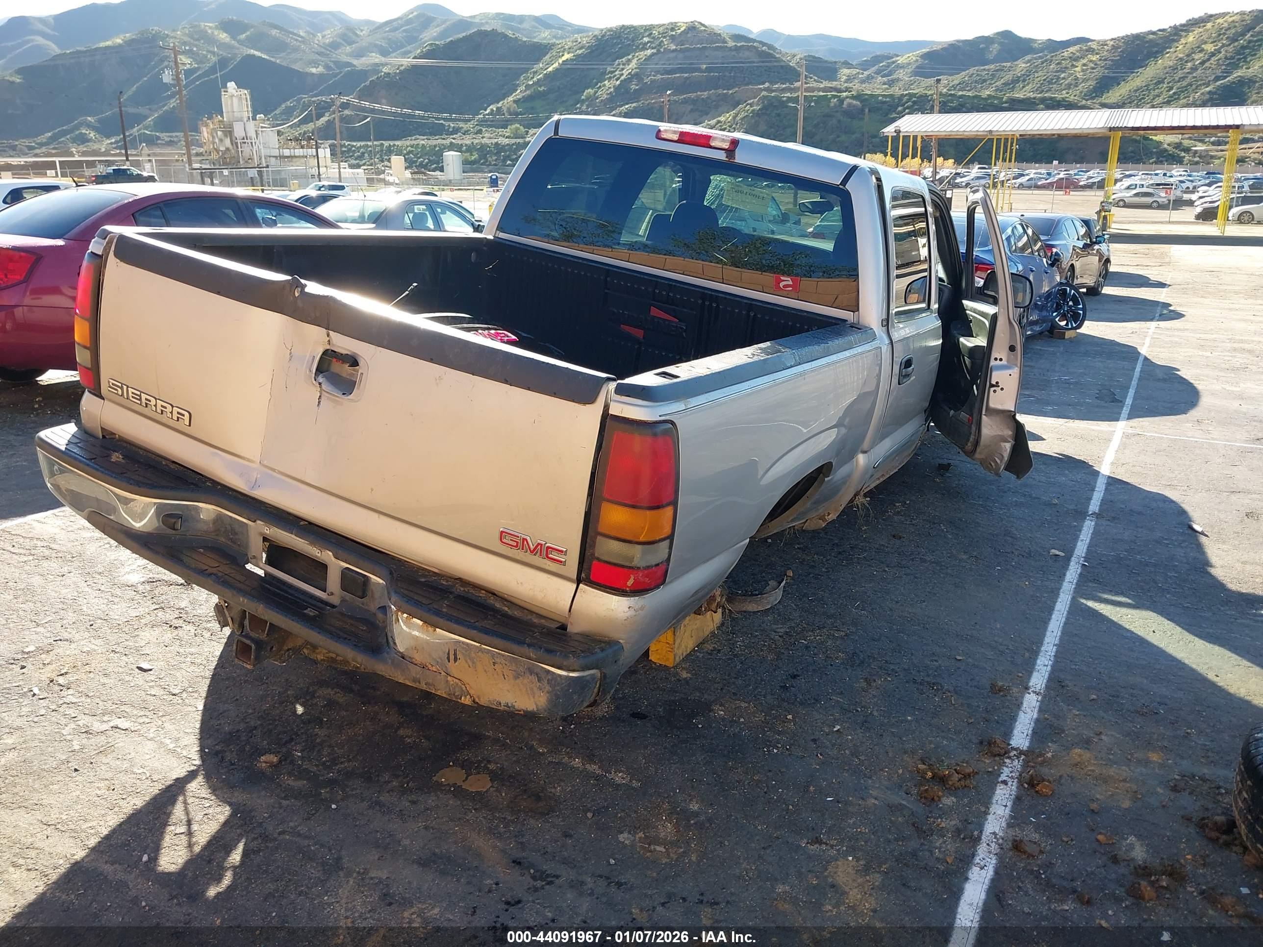 GMC SIERRA image 4