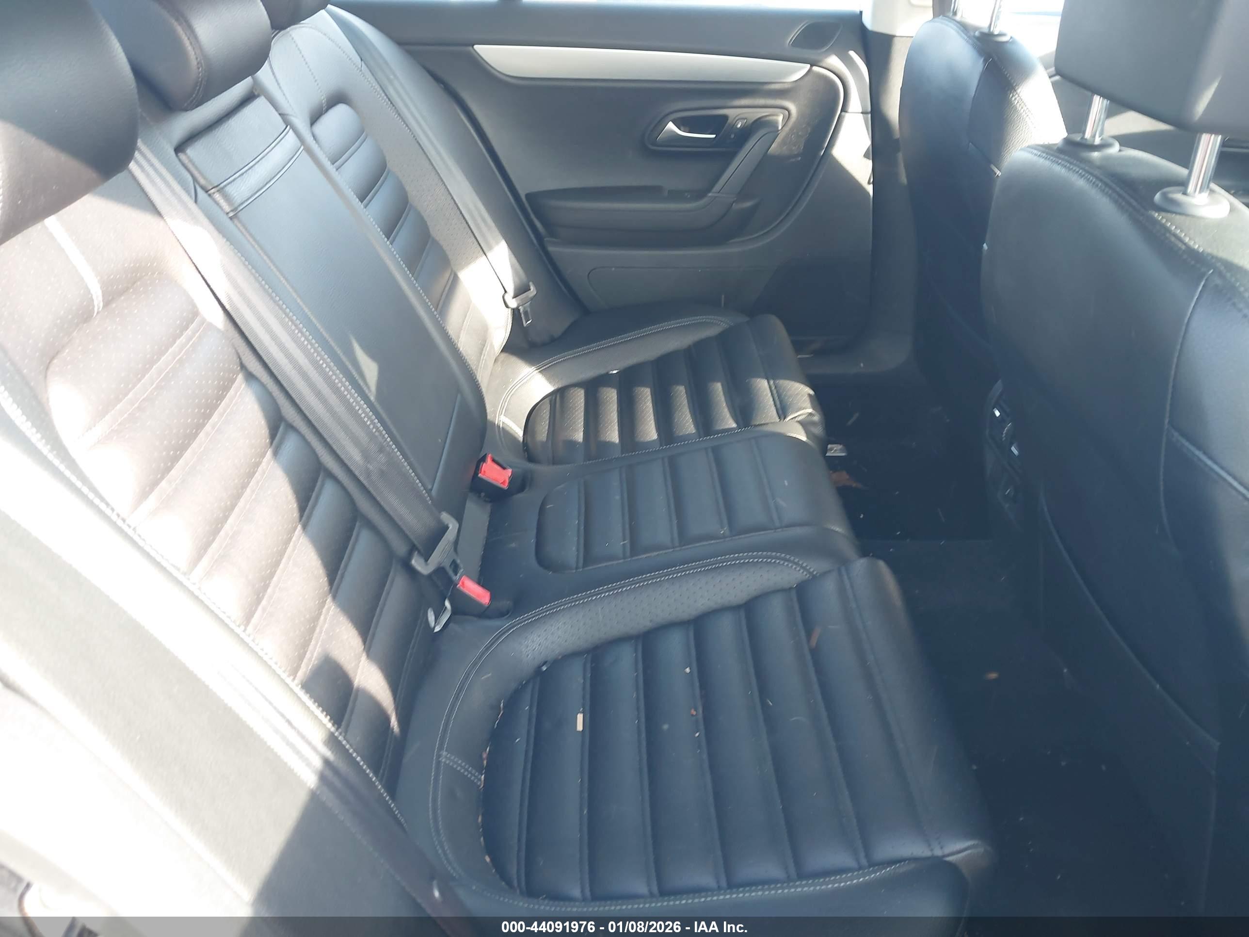 VOLKSWAGEN CC image 8