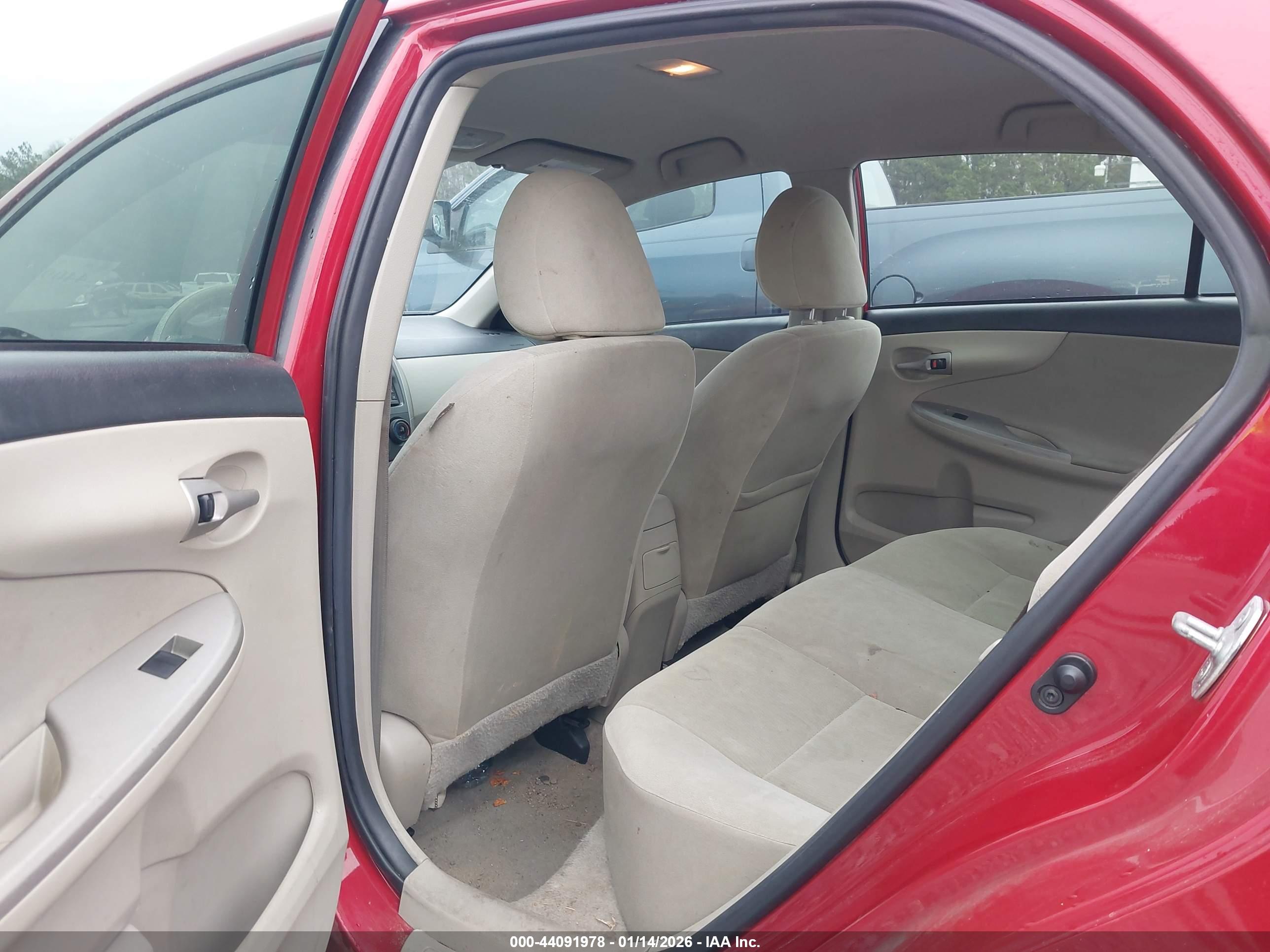 TOYOTA COROLLA image 8