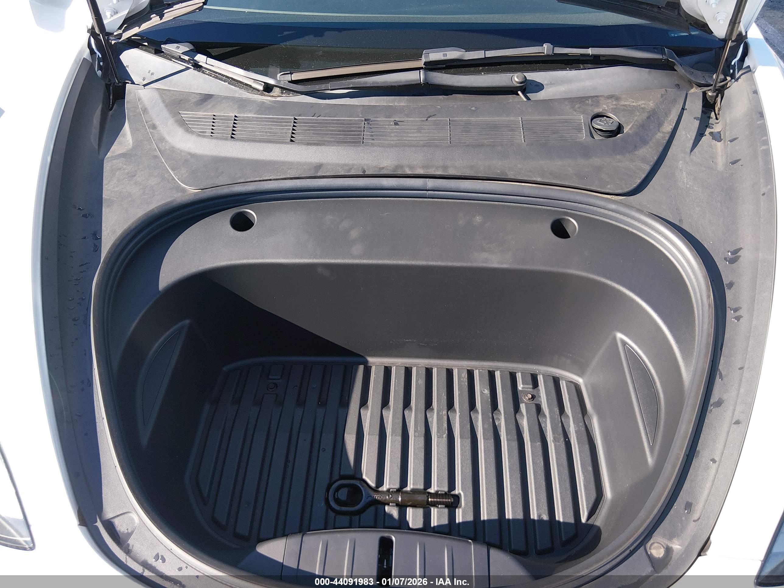 TESLA MODEL image 10