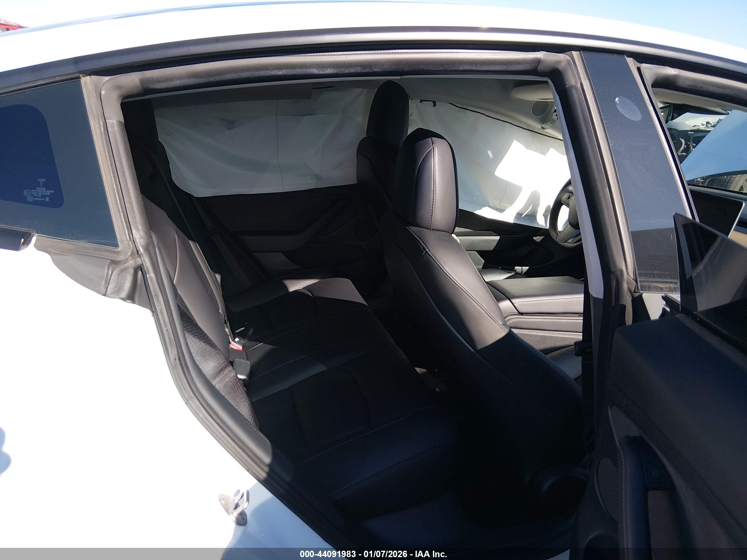 TESLA MODEL image 8