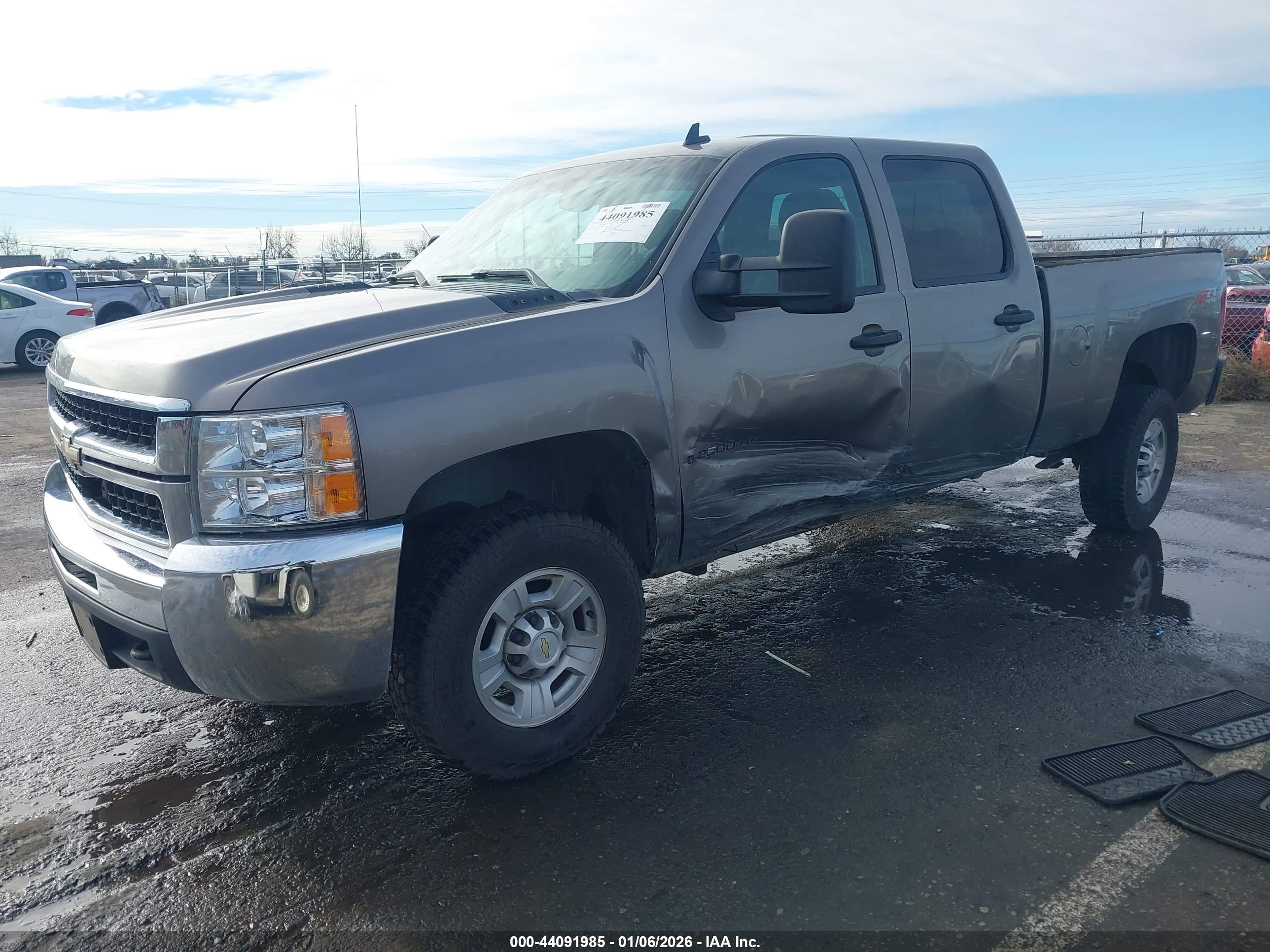 CHEVROLET SILVERADO image 2