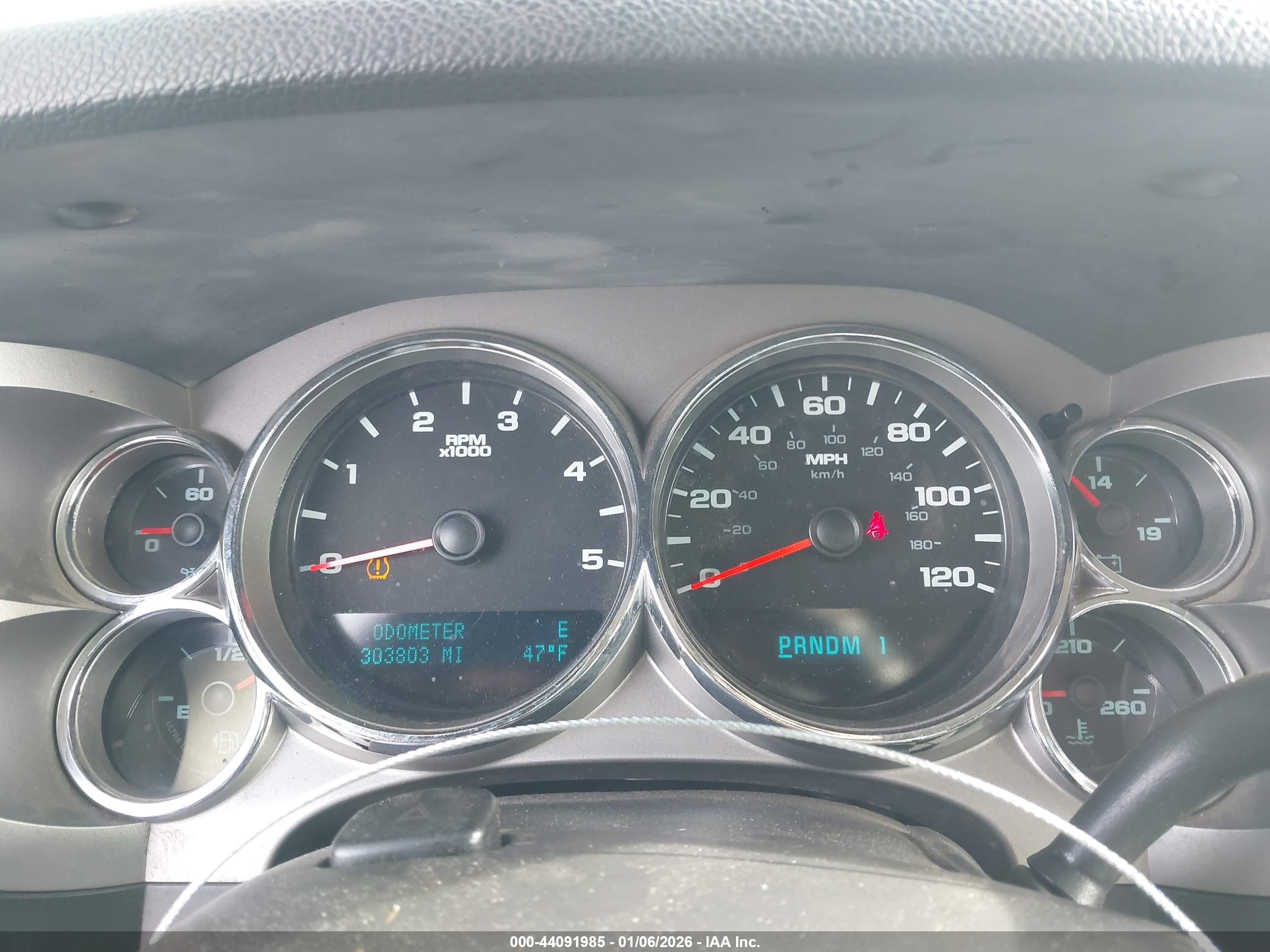 CHEVROLET SILVERADO image 7