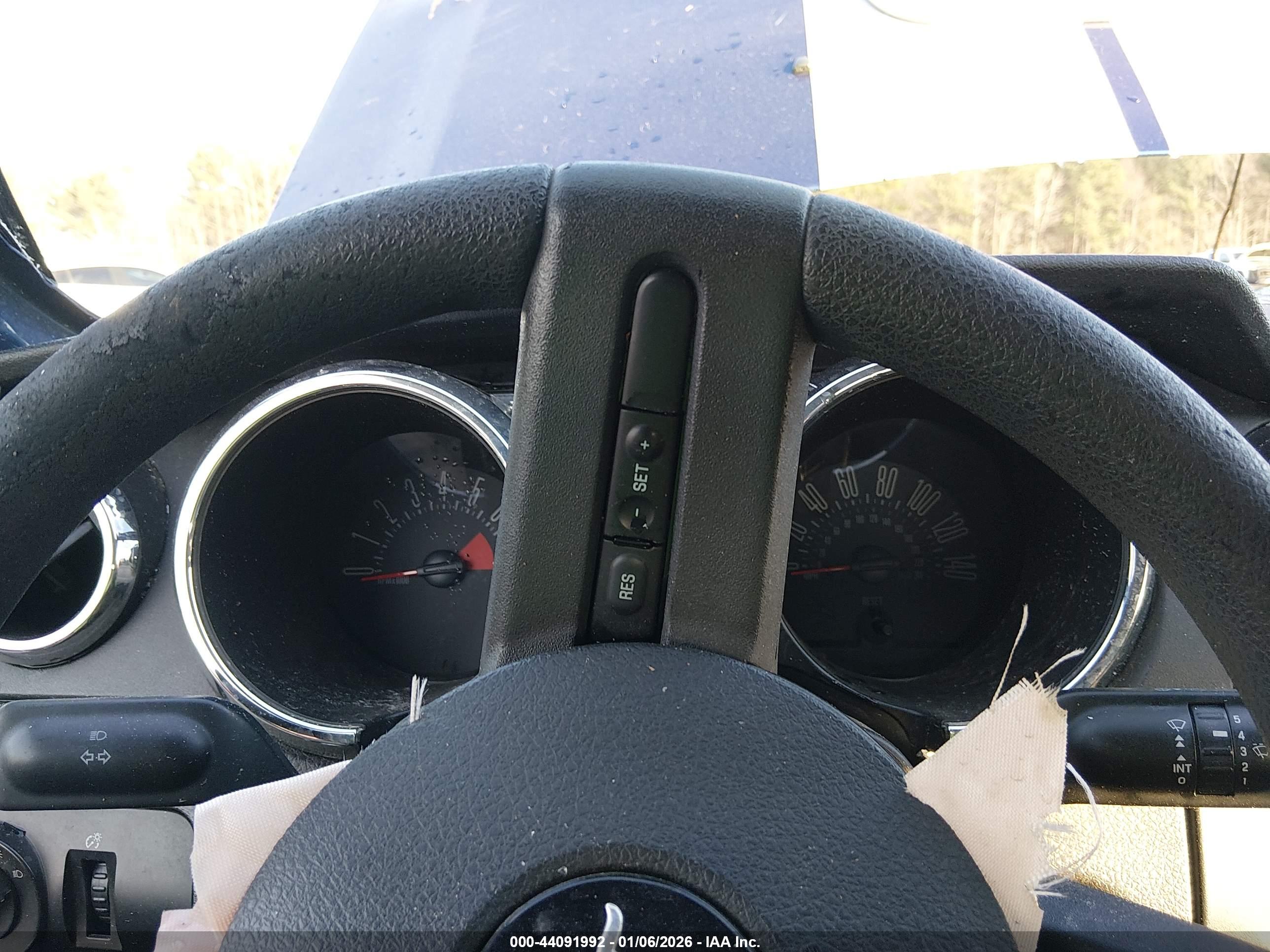 FORD MUSTANG image 7