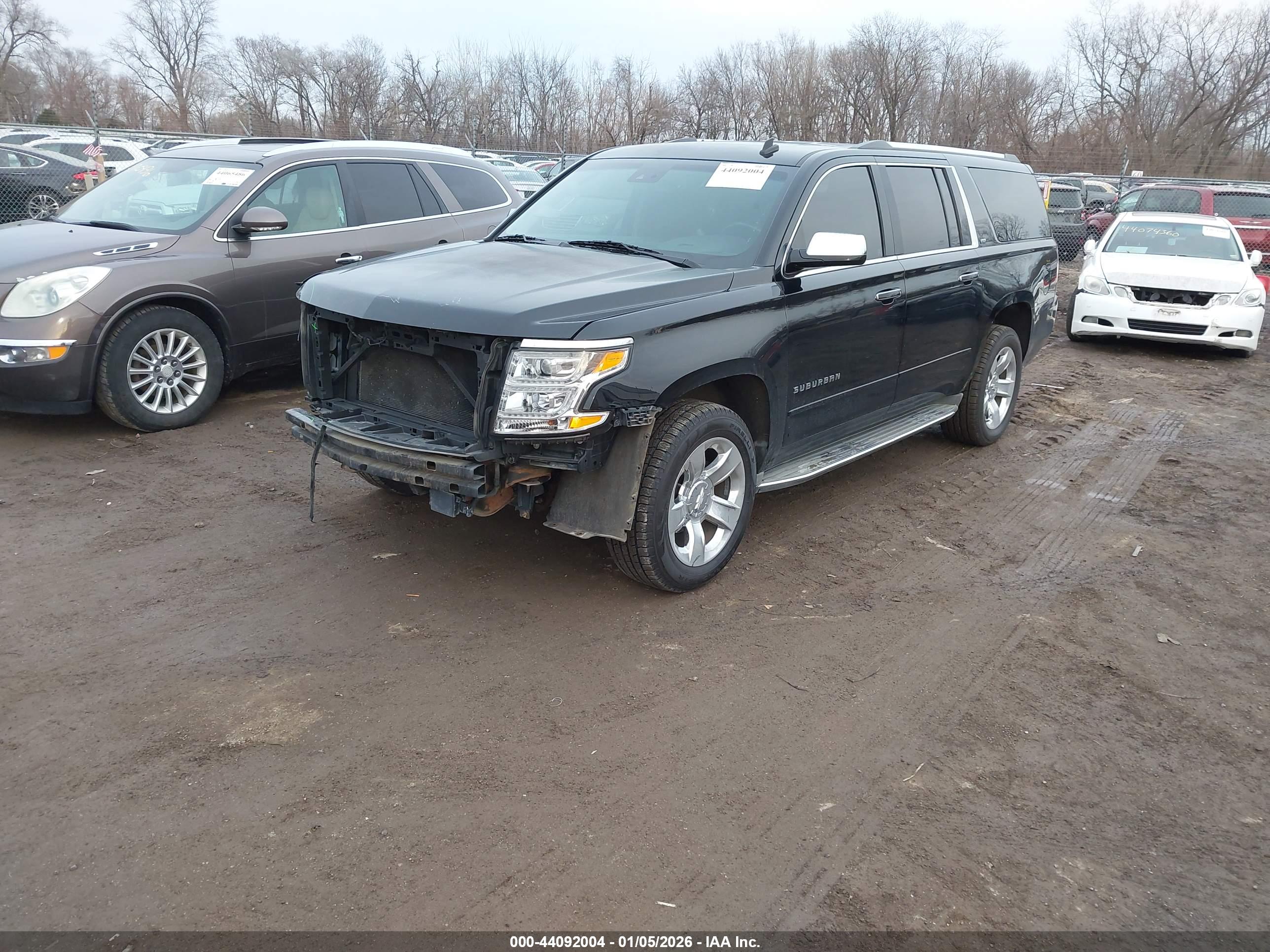 CHEVROLET SUBURBAN image 2