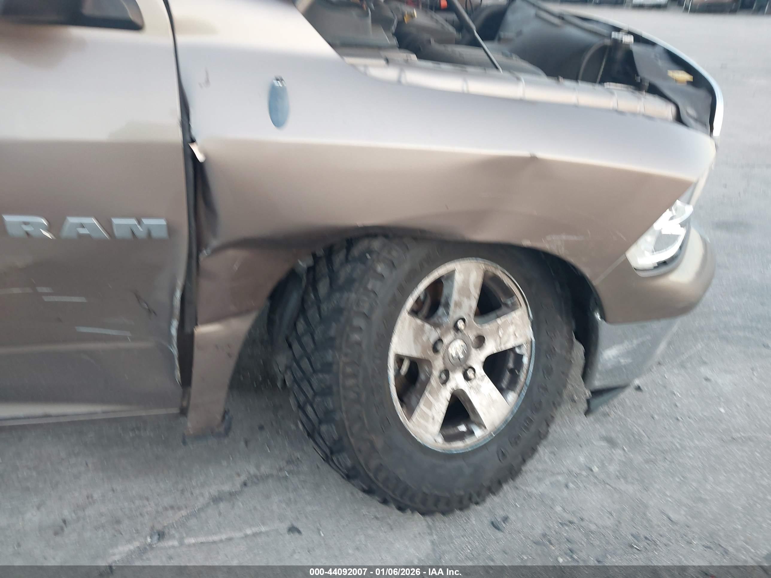 DODGE RAM image 6