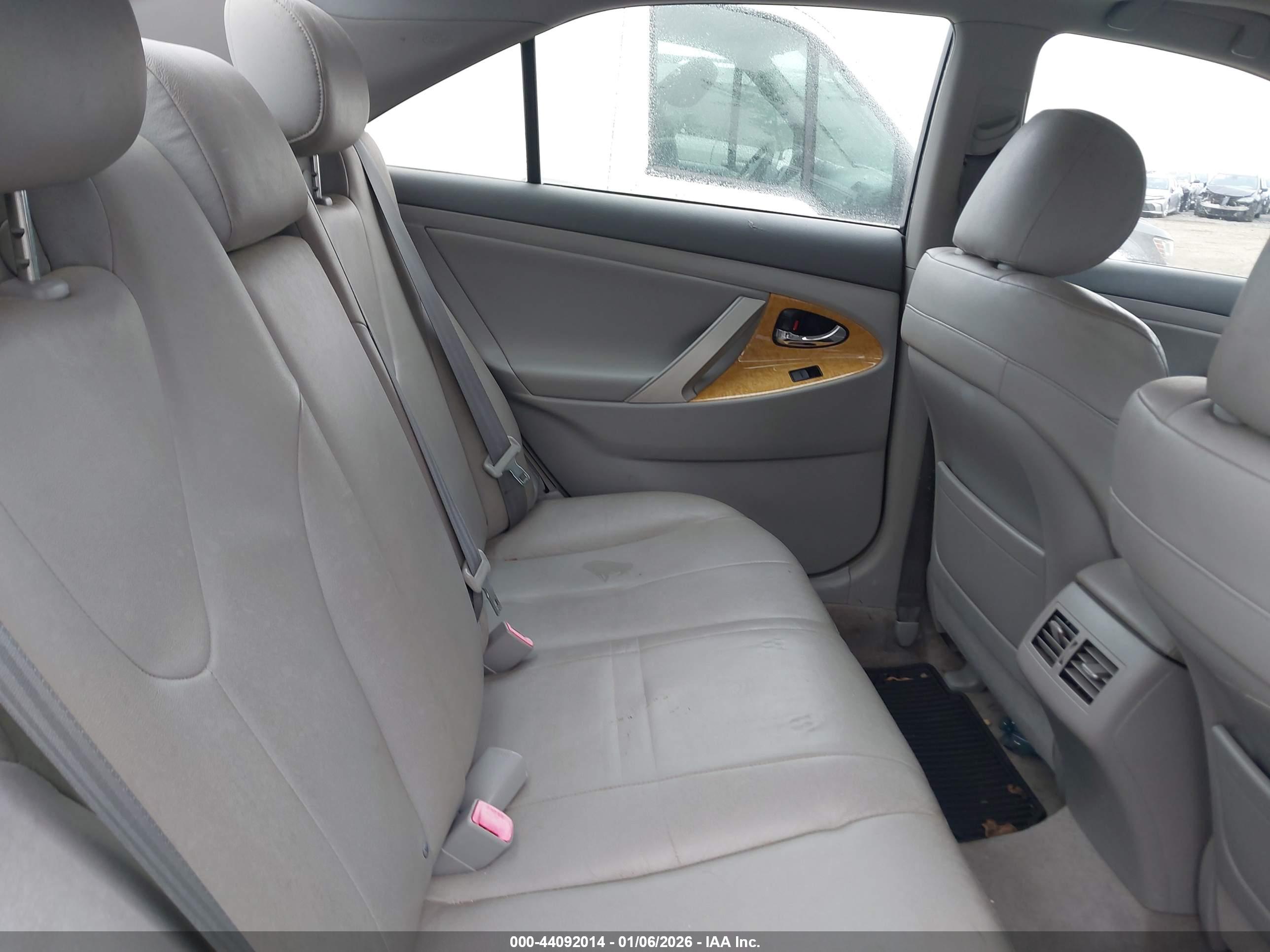 TOYOTA CAMRY image 8