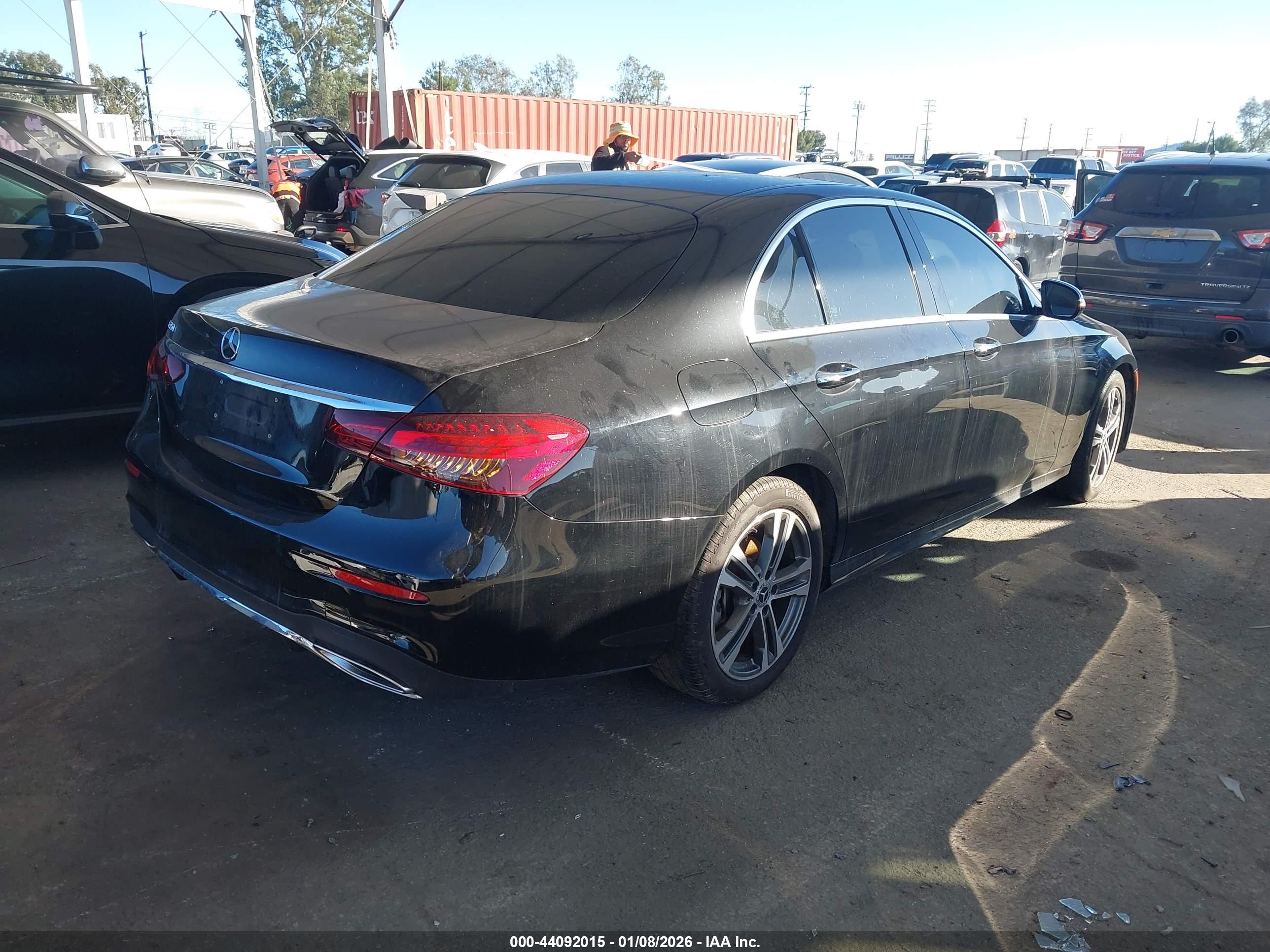 MERCEDES-BENZ E image 4