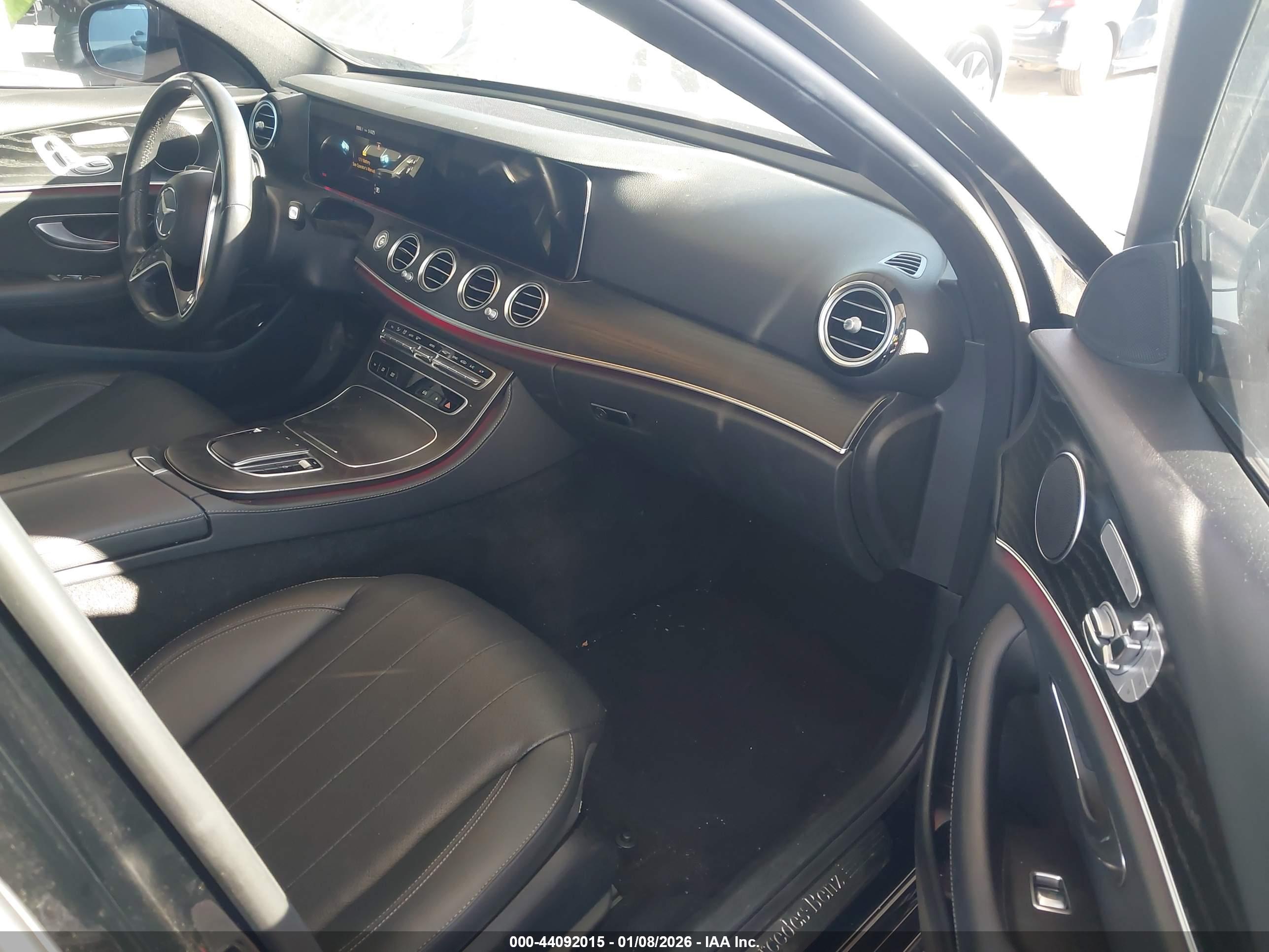MERCEDES-BENZ E image 5