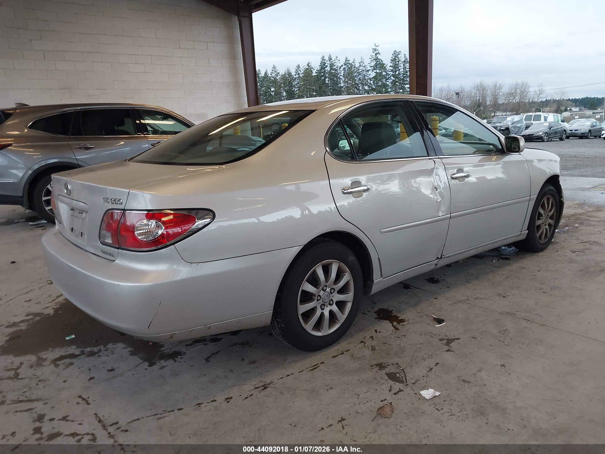 LEXUS ES image 4