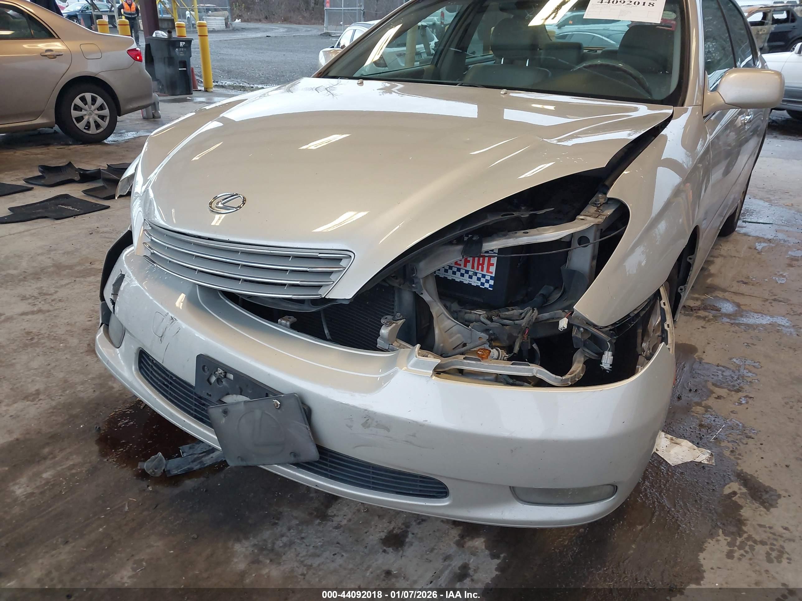 LEXUS ES image 6