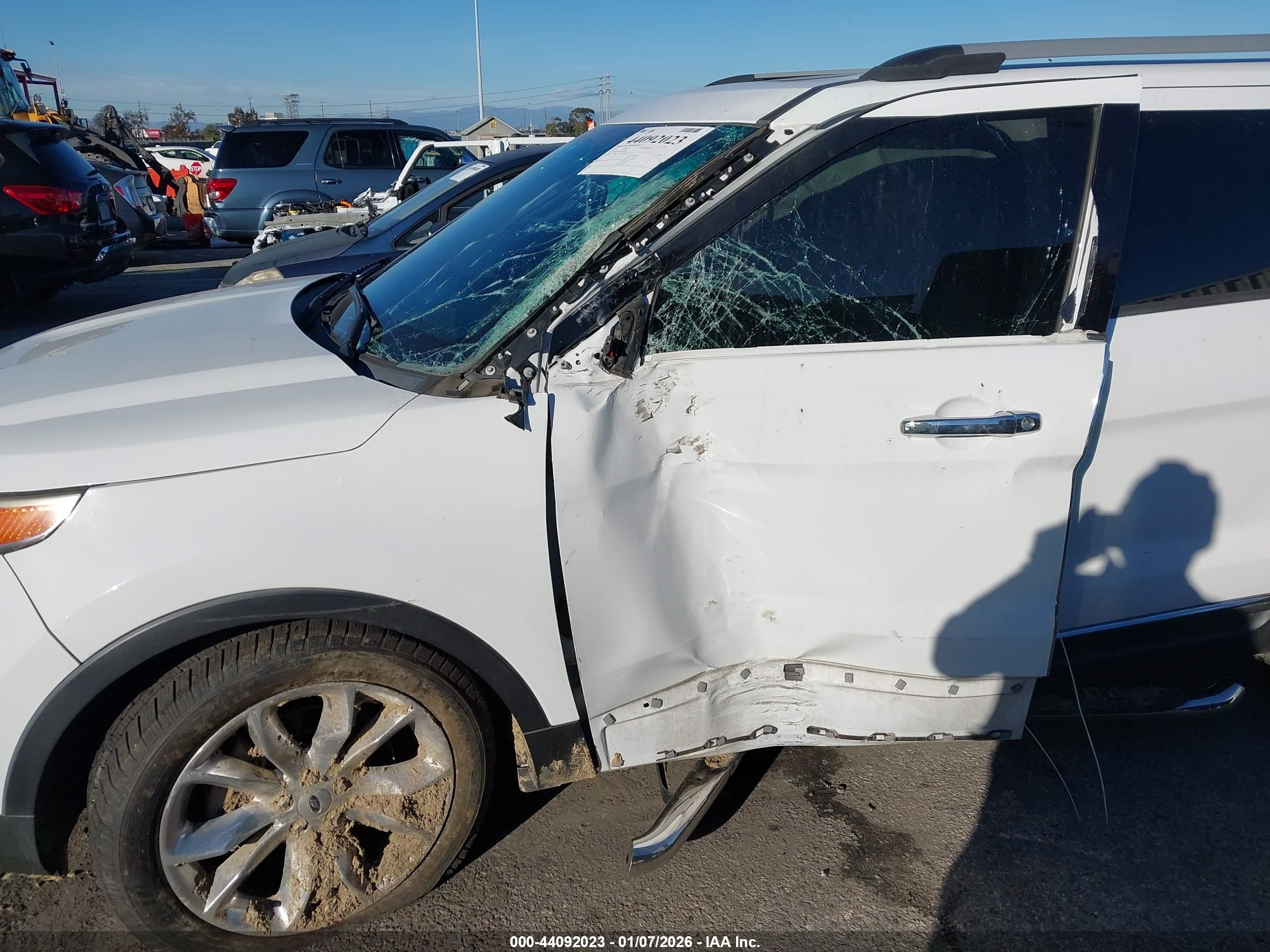 FORD EXPLORER image 6