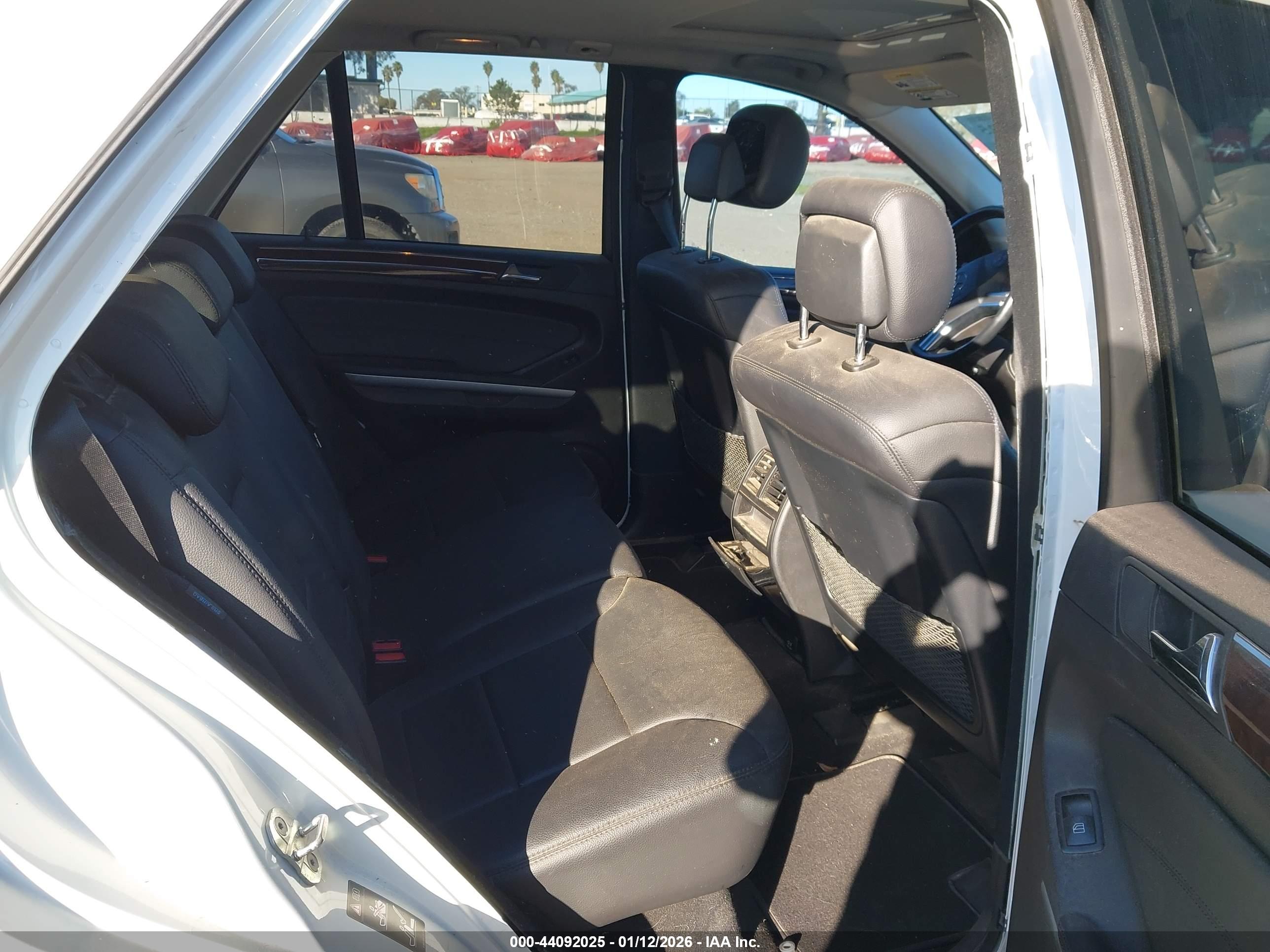 MERCEDES-BENZ ML image 8