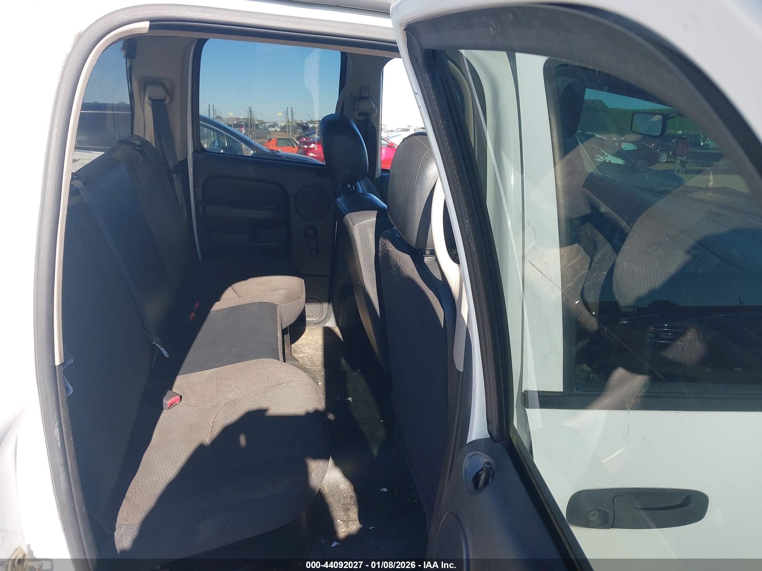 DODGE RAM image 8